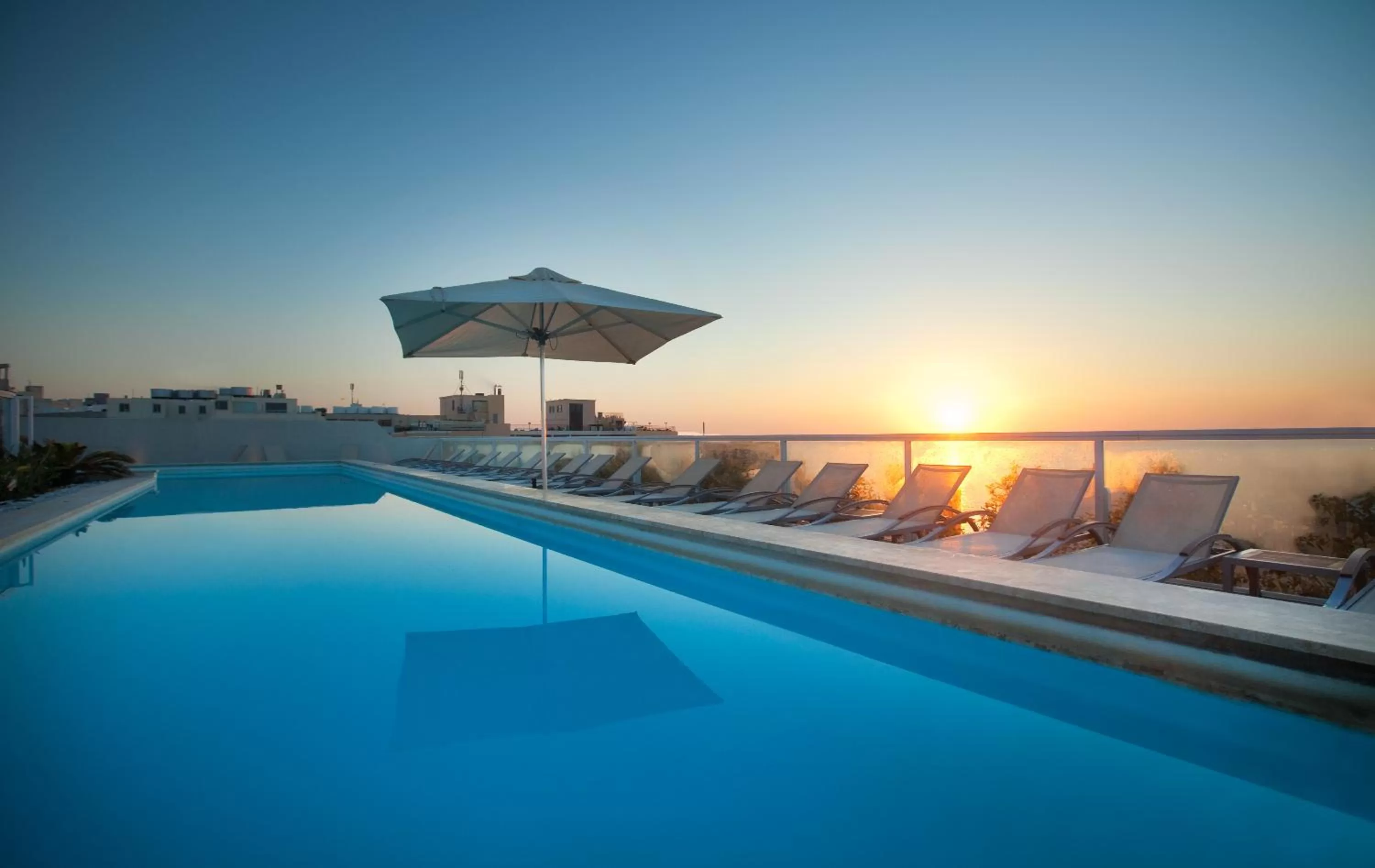Swimming pool in The George, Urban Boutique Hotel