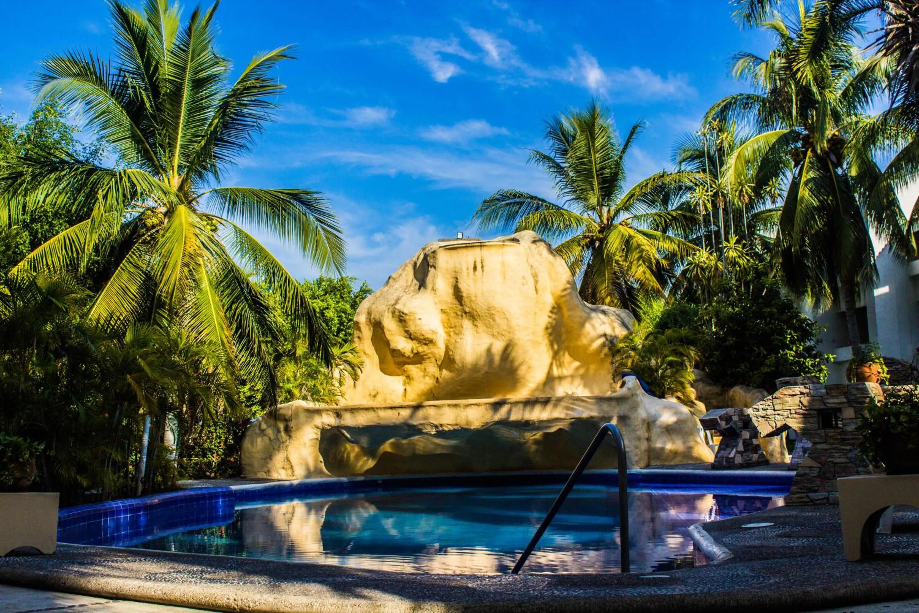 Day in Ixtapa Palace