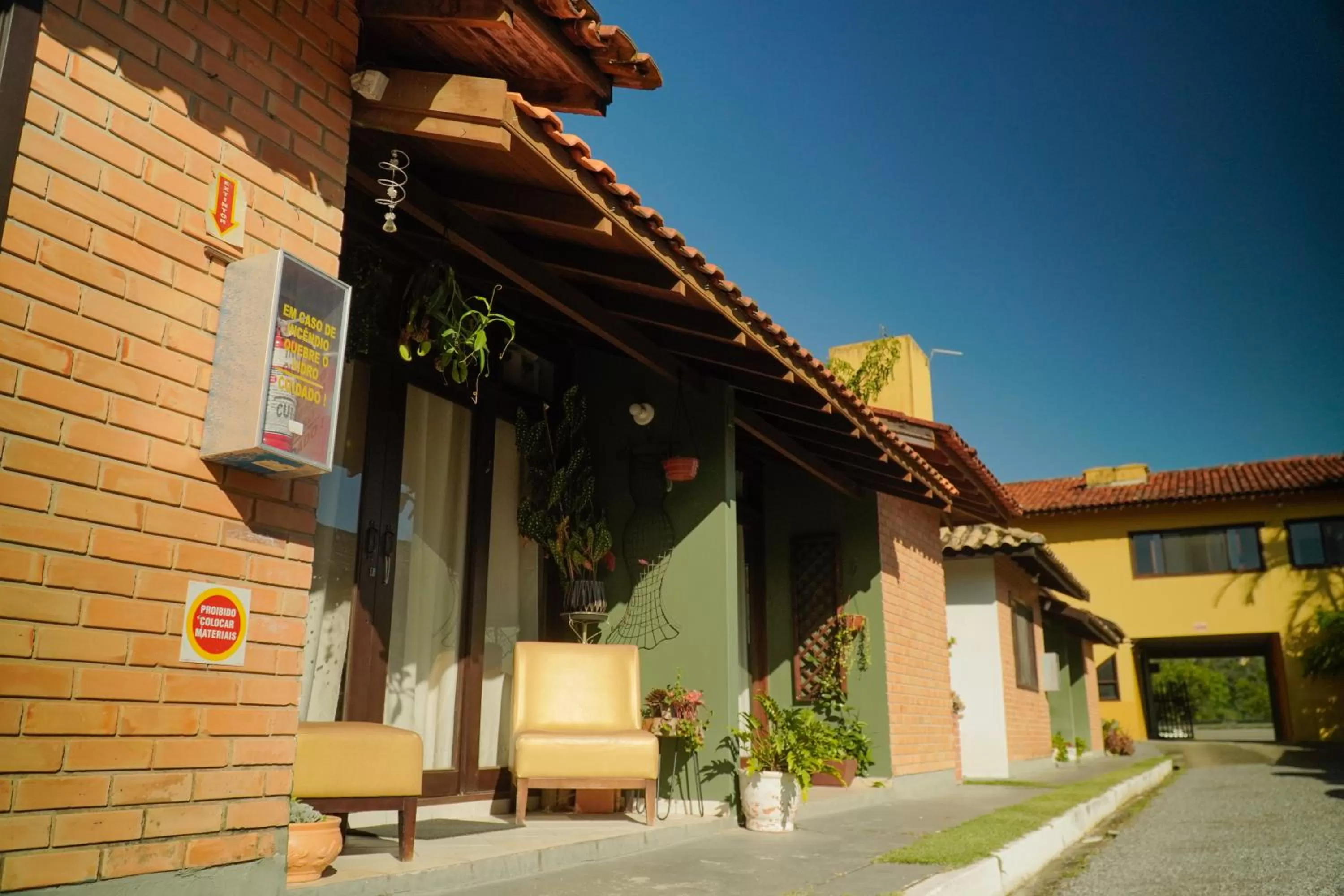 Patio, Property Building in Pousada Dunasol Floripa