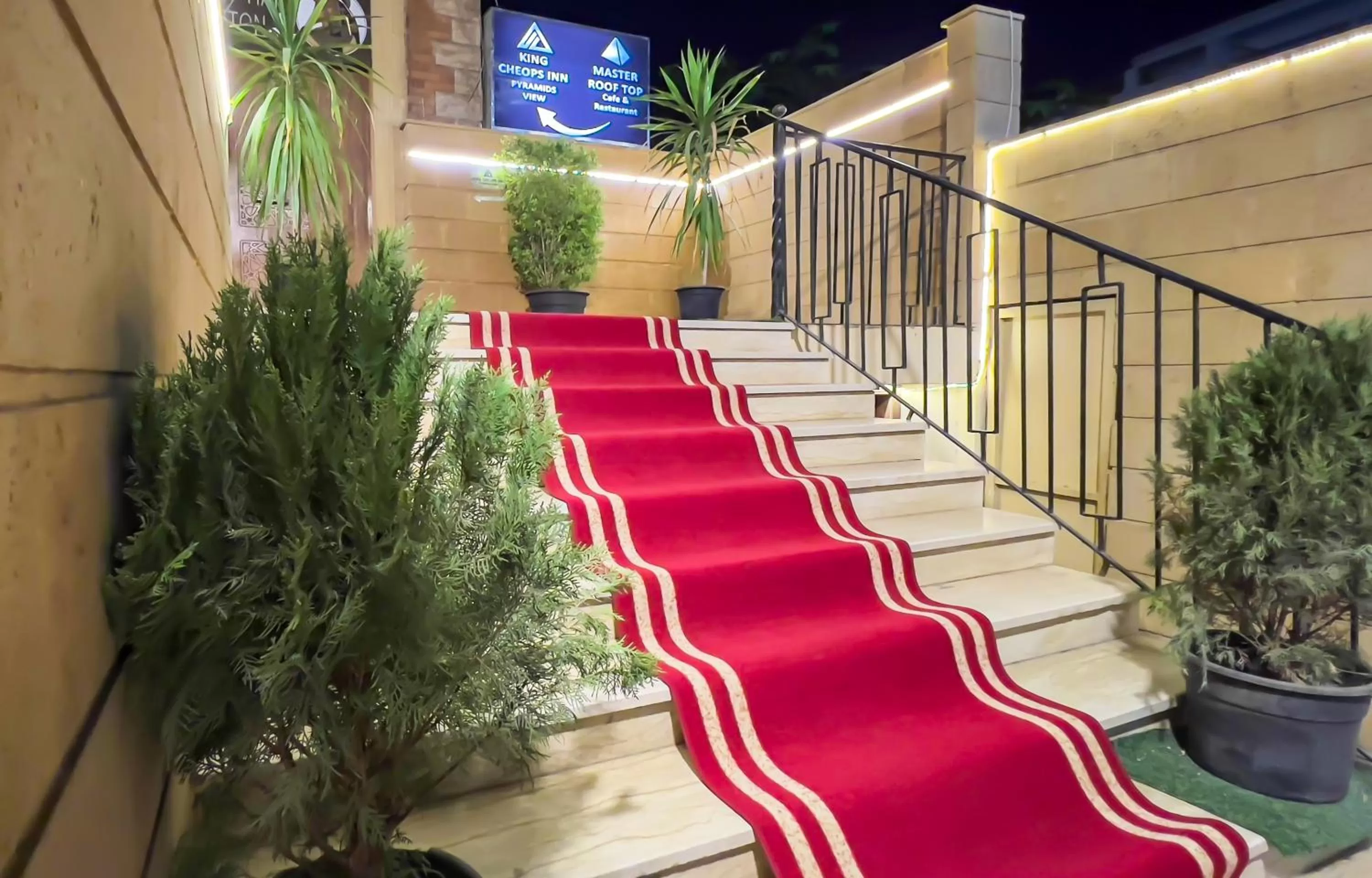 Facade/entrance in King Cheops Inn - Pyramid View