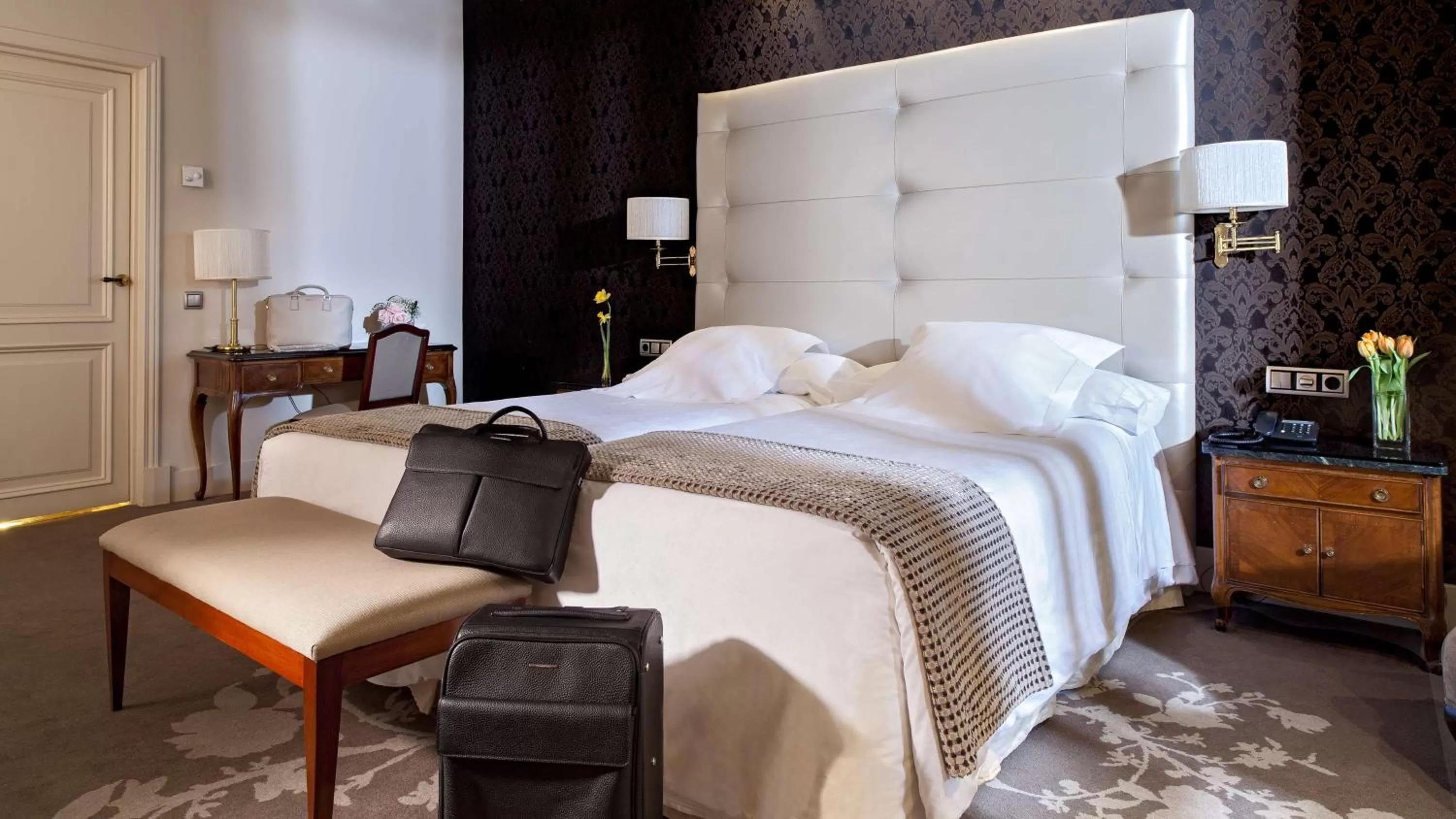 Bedroom, Bed in Wellington Hotel & Spa Madrid