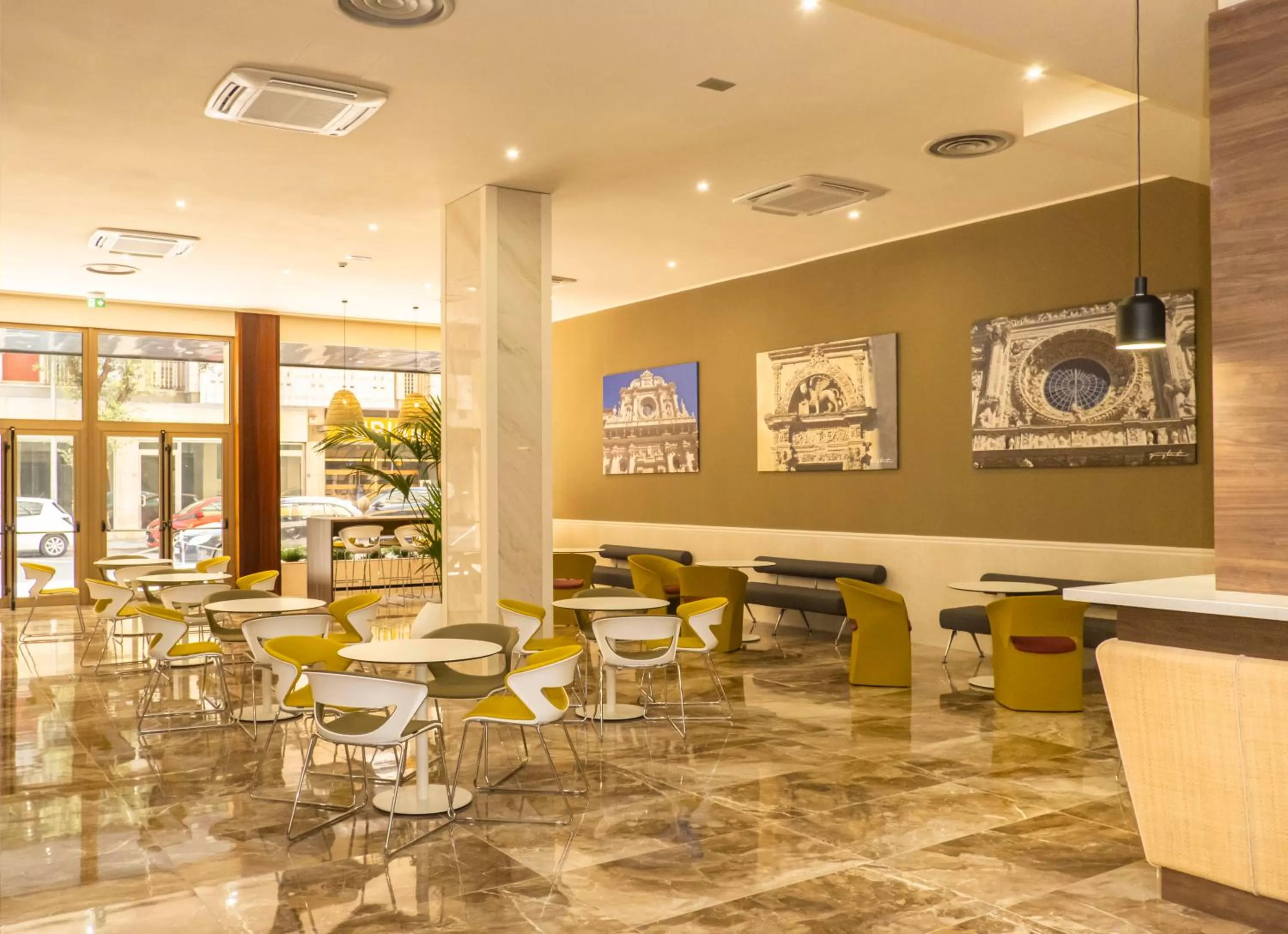 Lobby or reception in Mercure Hotel President Lecce