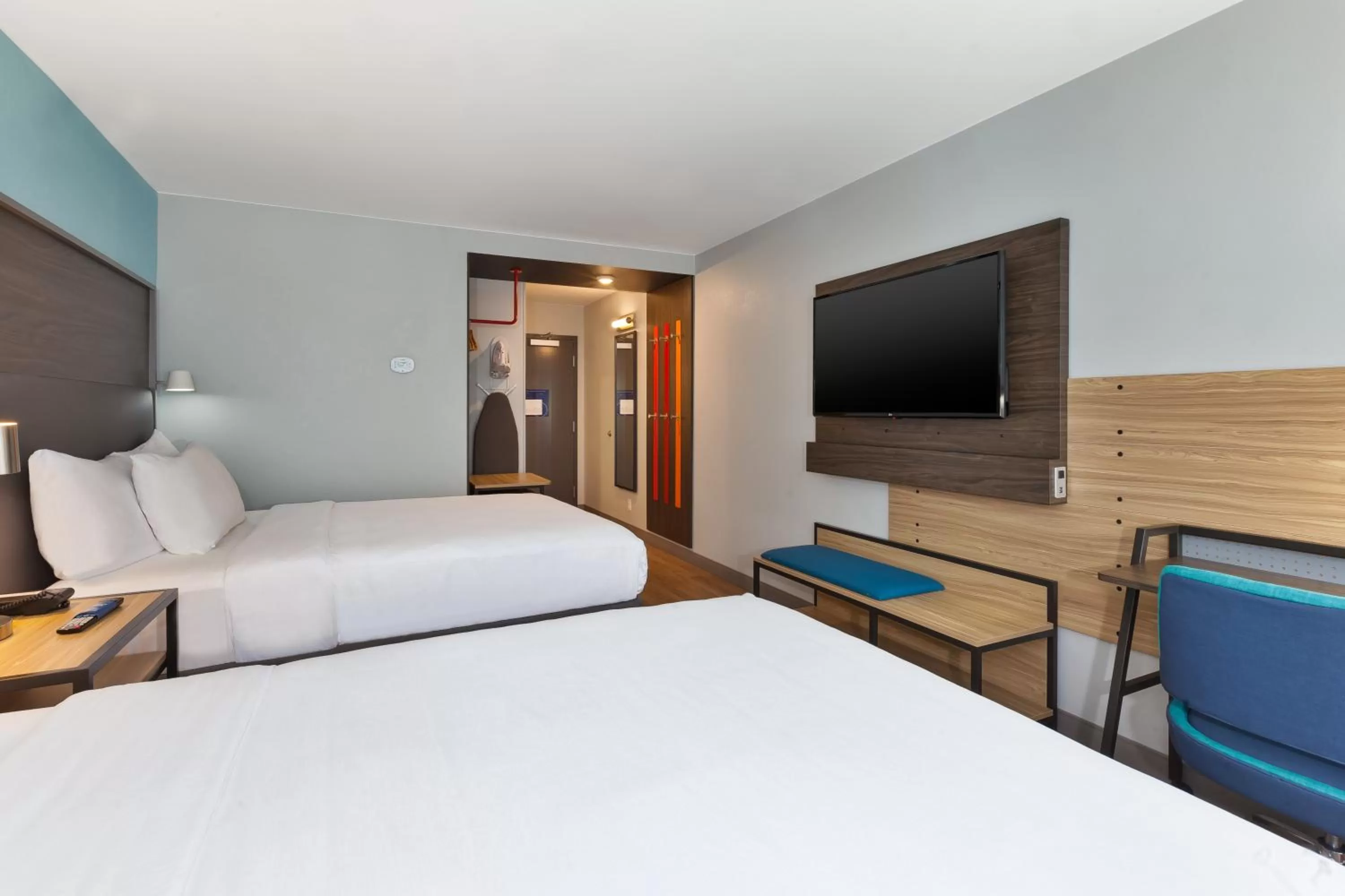 Bed in Tru By Hilton Comstock Park Grand Rapids, MI