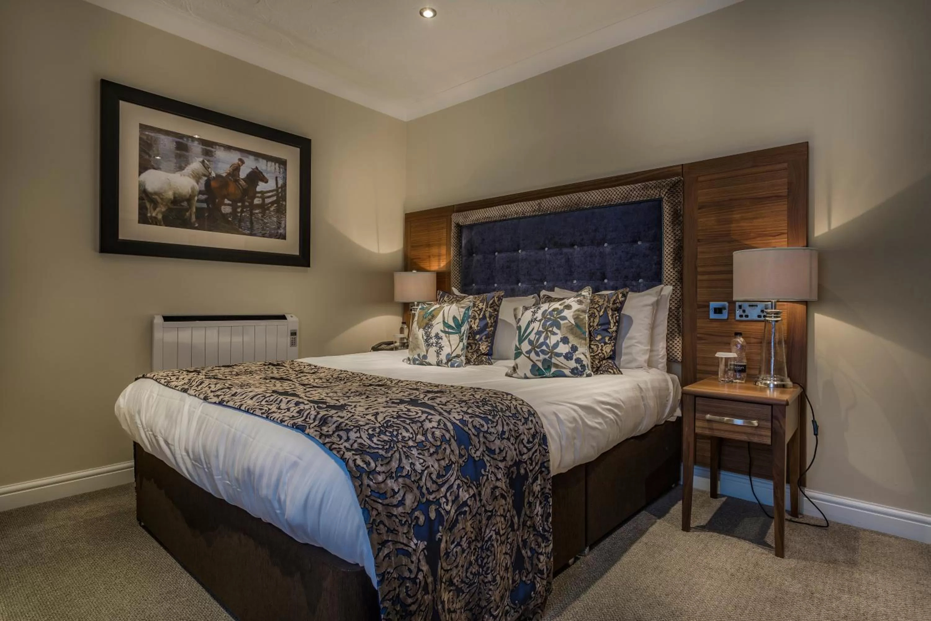 Bedroom, Bed in The Admiral Rodney Hotel, Horncastle, Lincolnshire - The Coaching Inn Group
