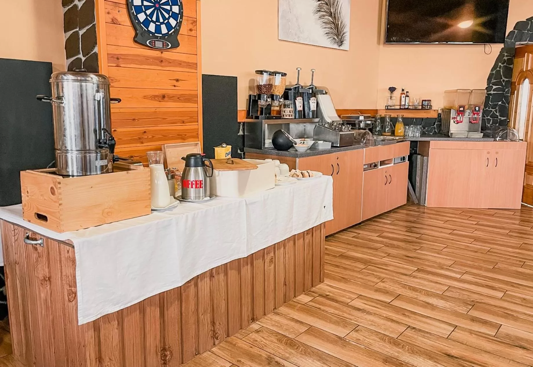 Breakfast, Kitchen/Kitchenette in Hotel Taurus