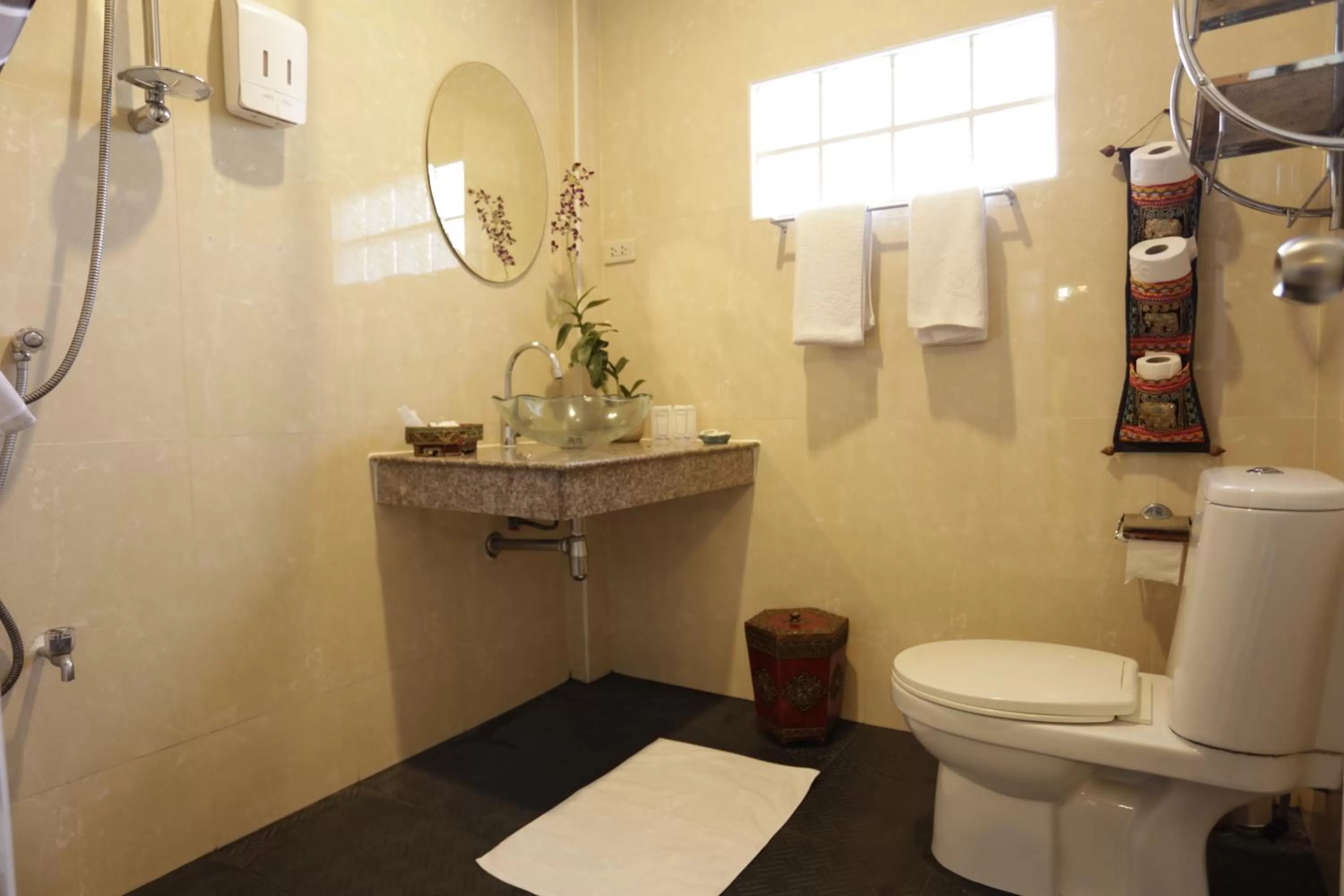 Shower in Liam's Guesthouse Adults Only