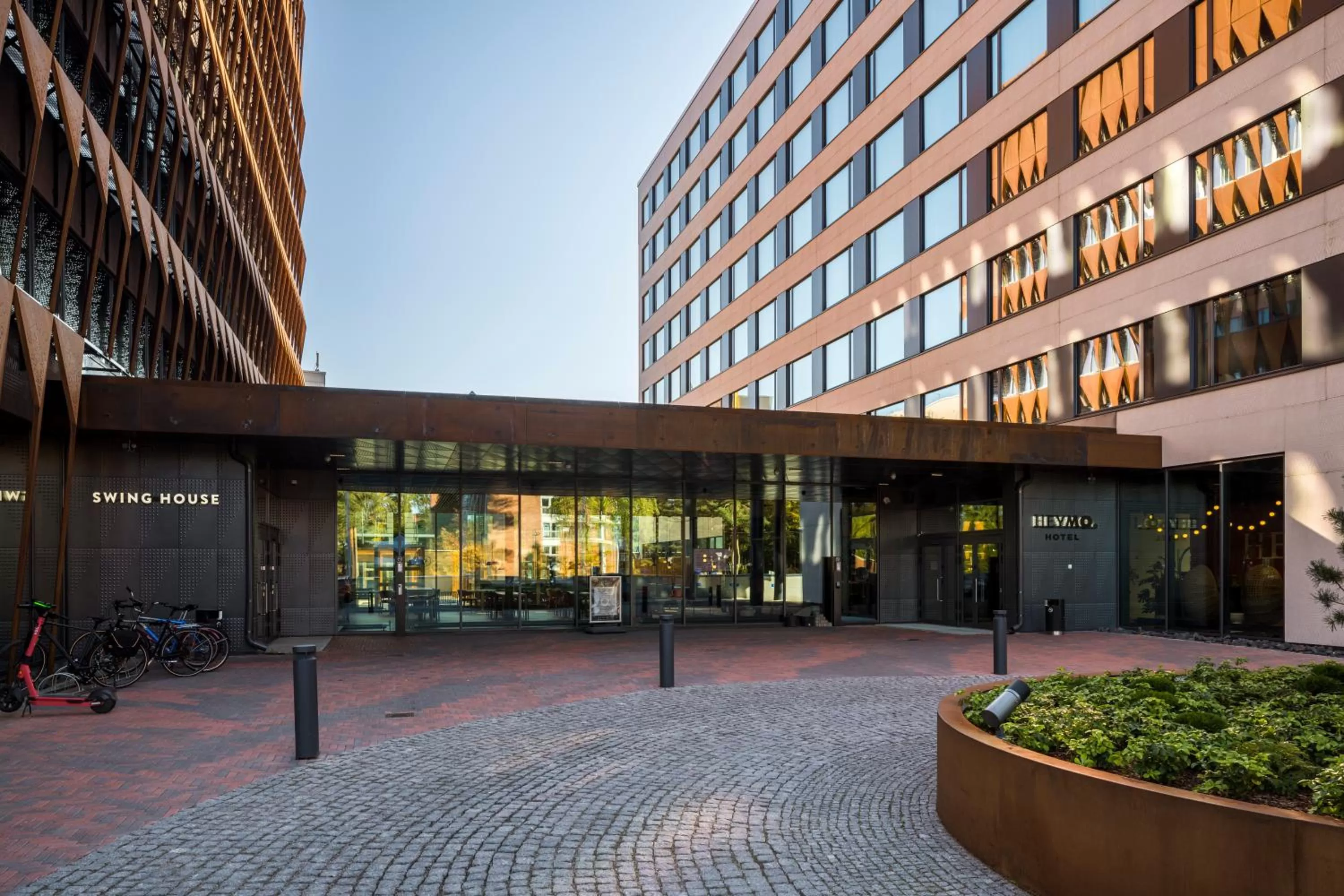 Facade/entrance in Heymo 1 by Sokos Hotels