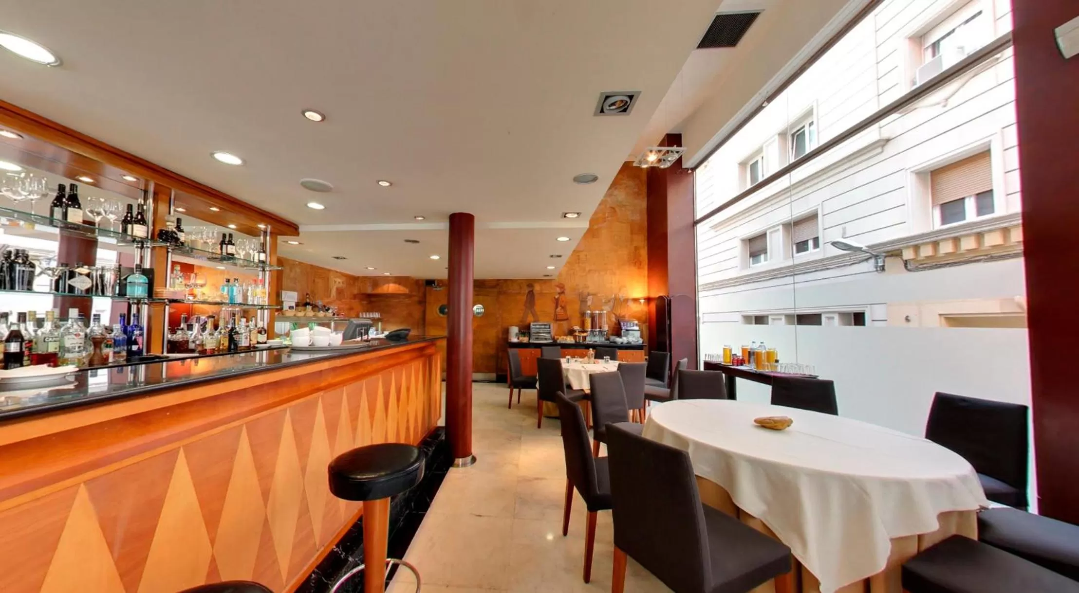 Restaurant/places to eat in Silken Sant Gervasi