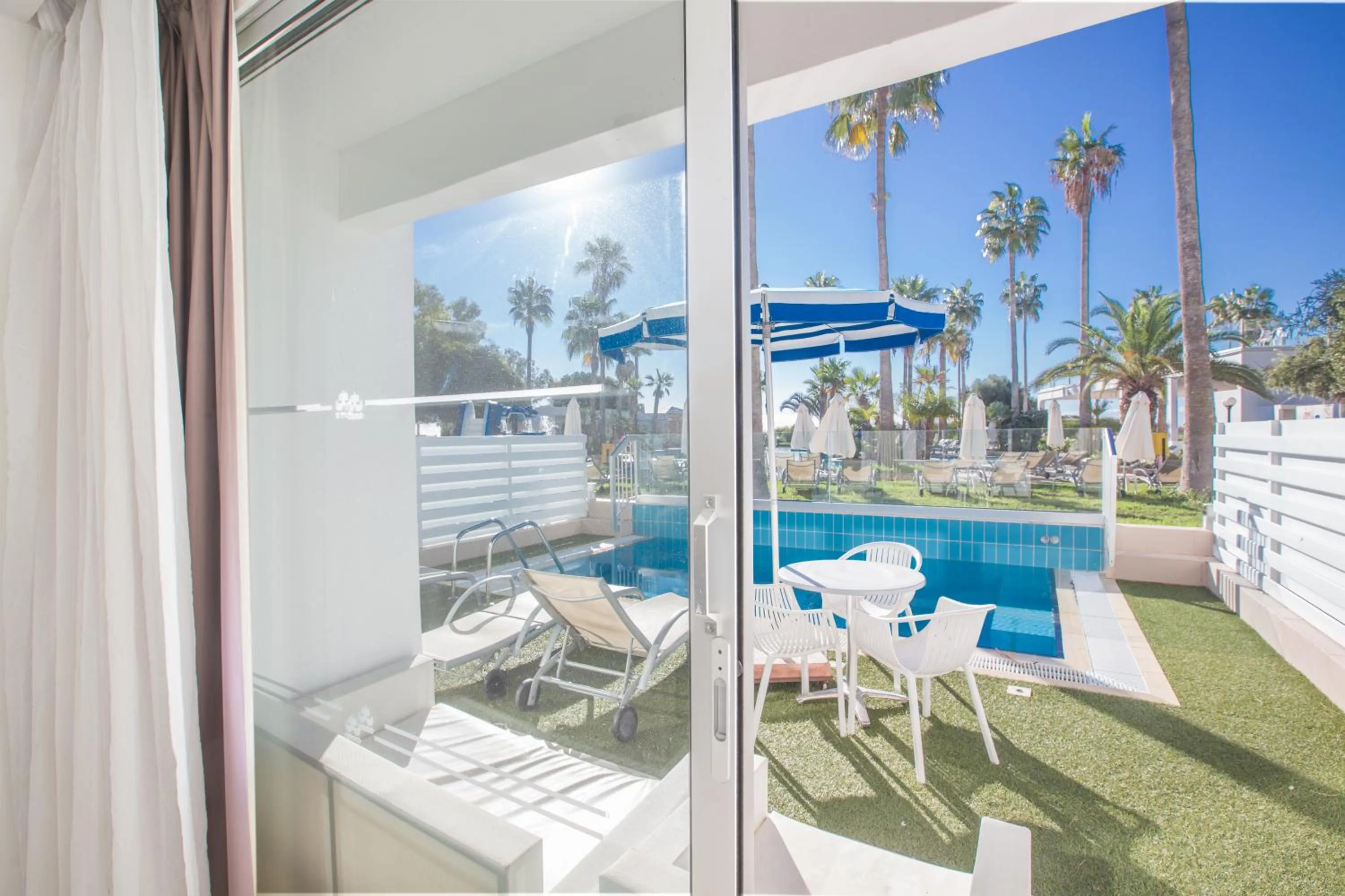 Bedroom in Dome Beach Marina Hotel & Resort