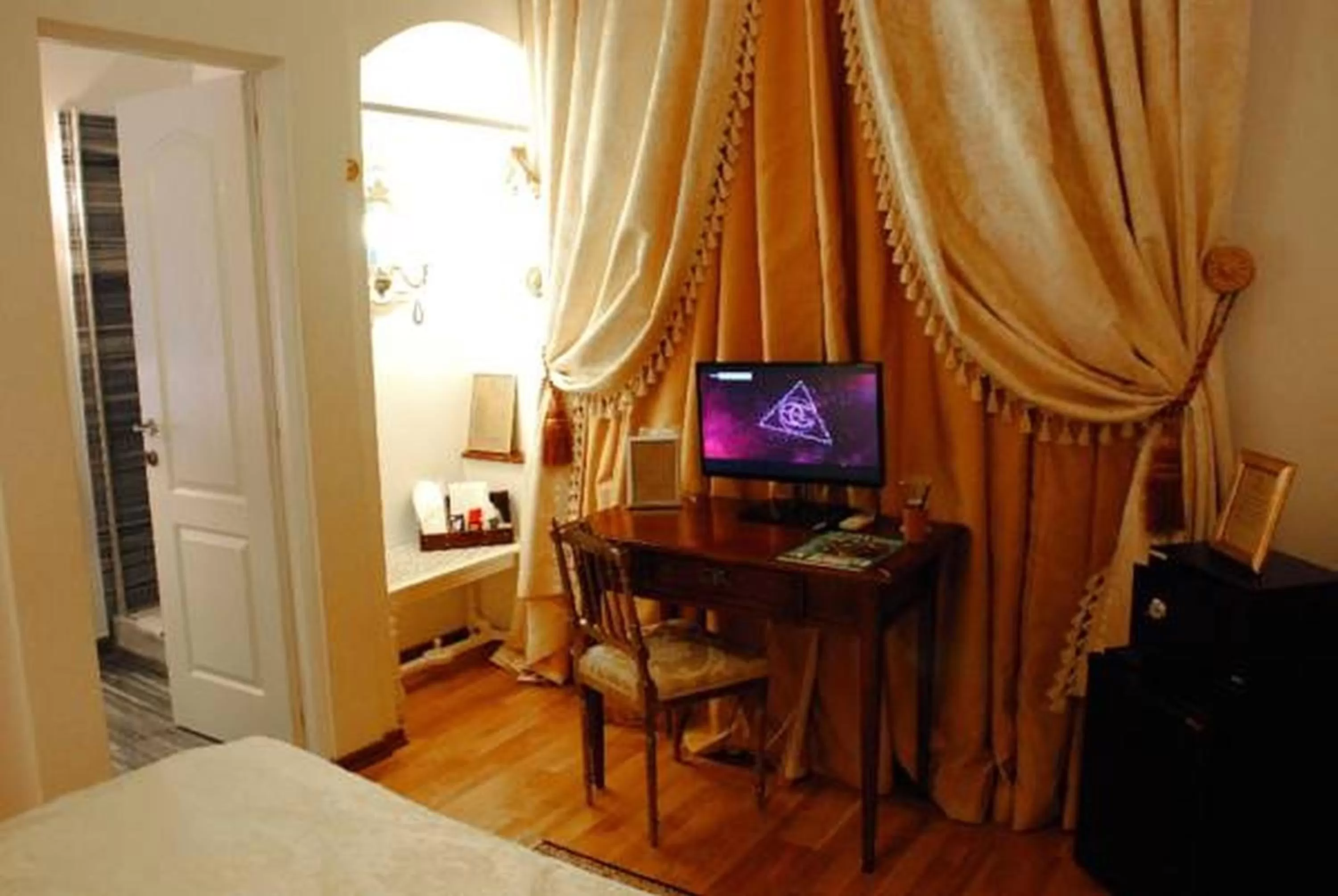 Grand Boutique Hotel