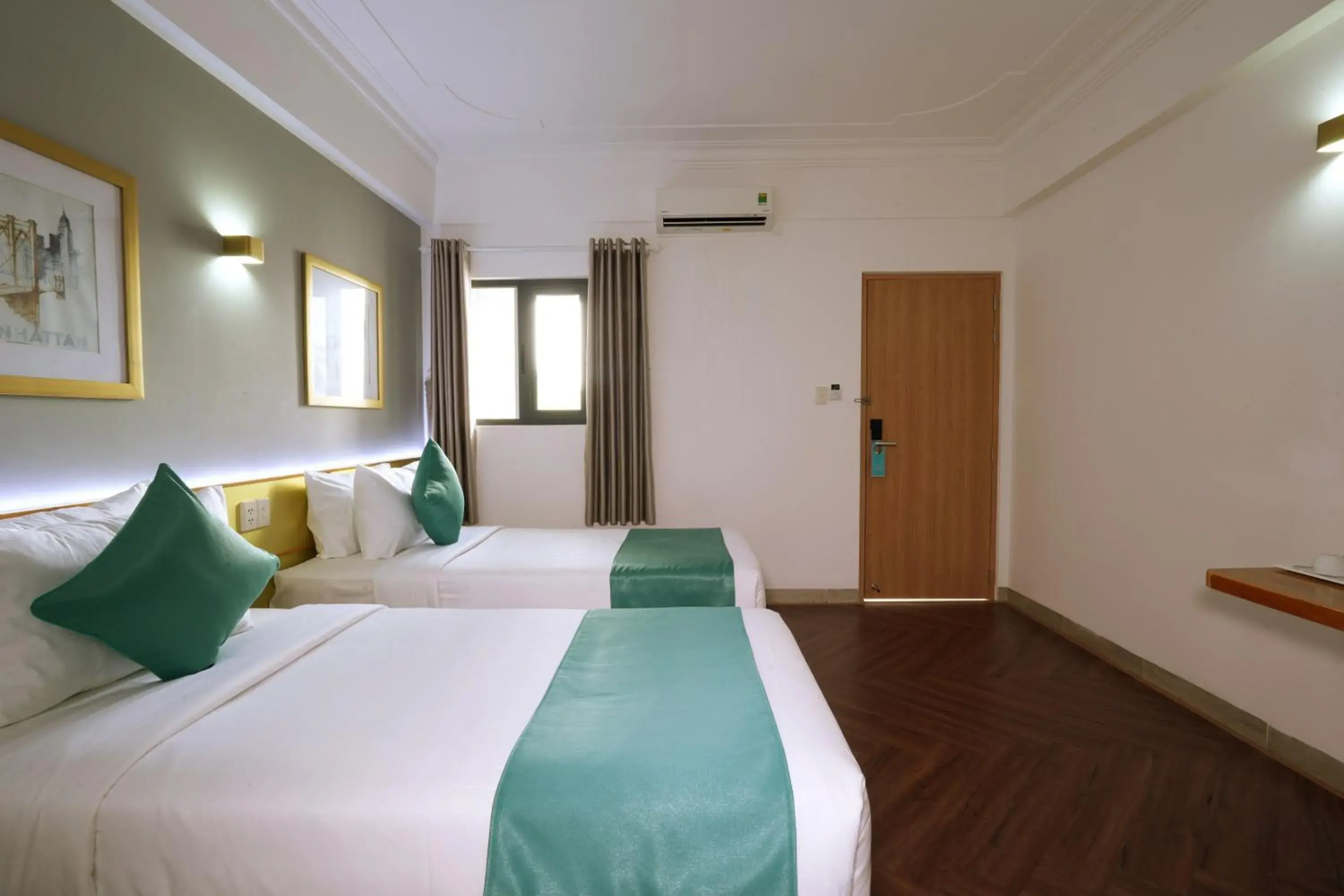 Premium Deluxe with Window in Sunshine Antique Hotel Saigon Premium Deluxe with Window in Sunshine Antique Hotel Saigon