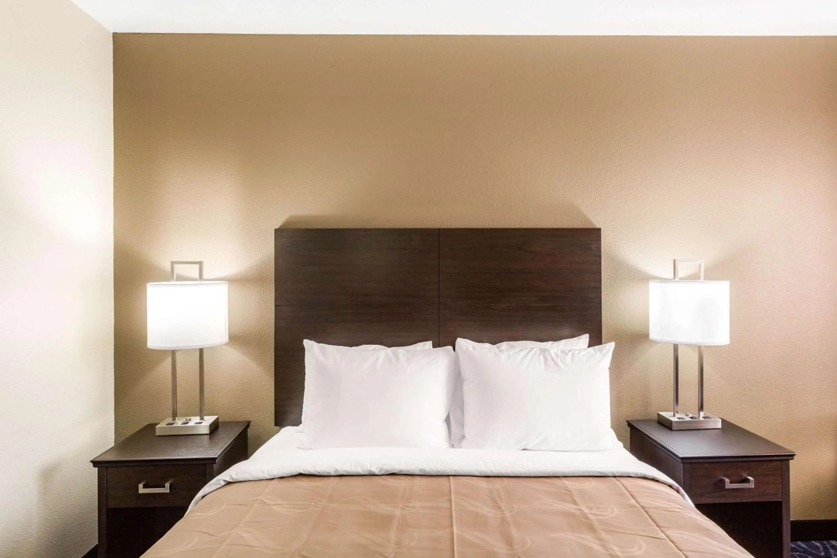 Photo of the whole room, Bed in Quality Inn Salt Lake City Downtown