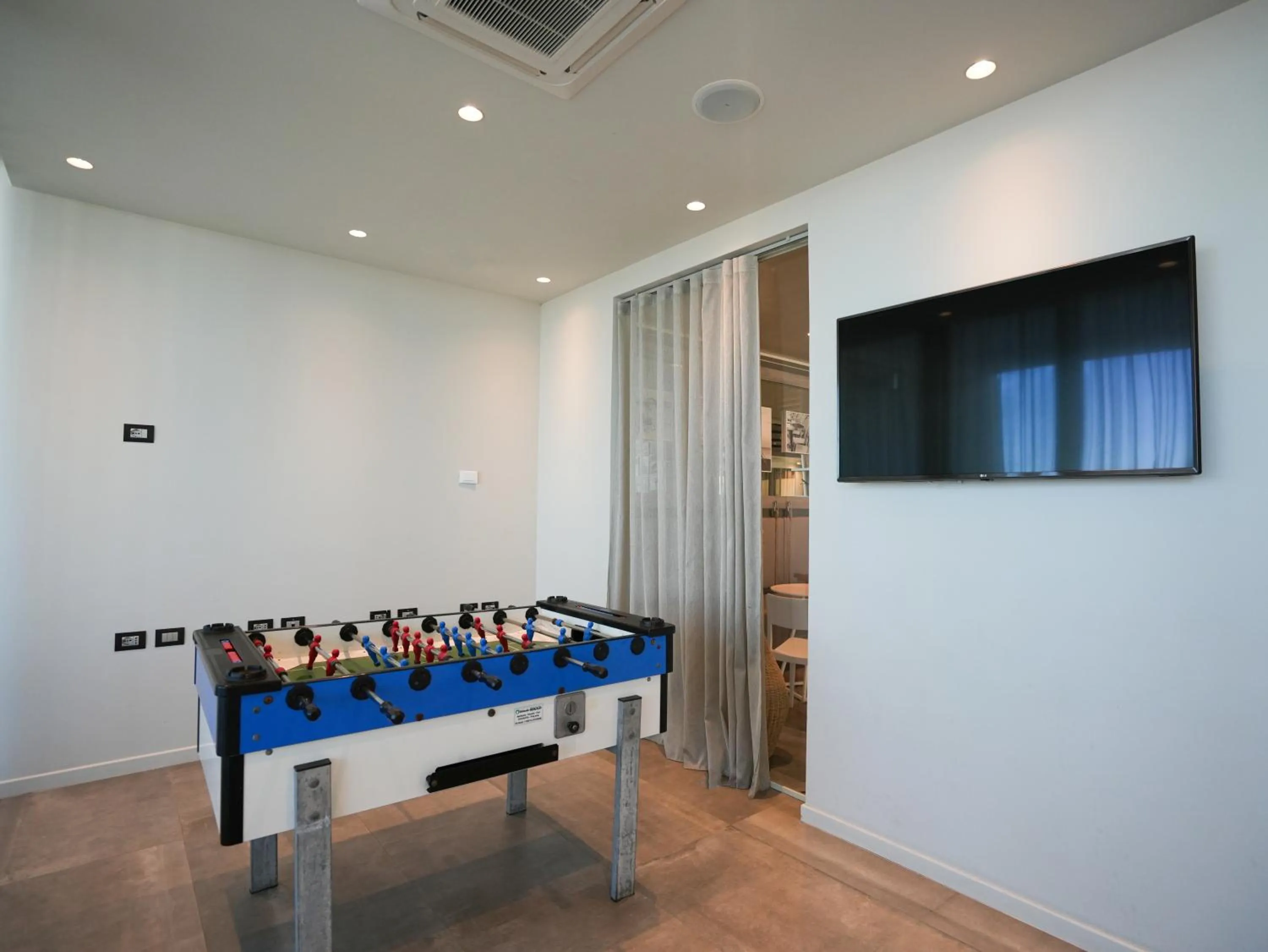 Game Room in Nautilus Family Hotel