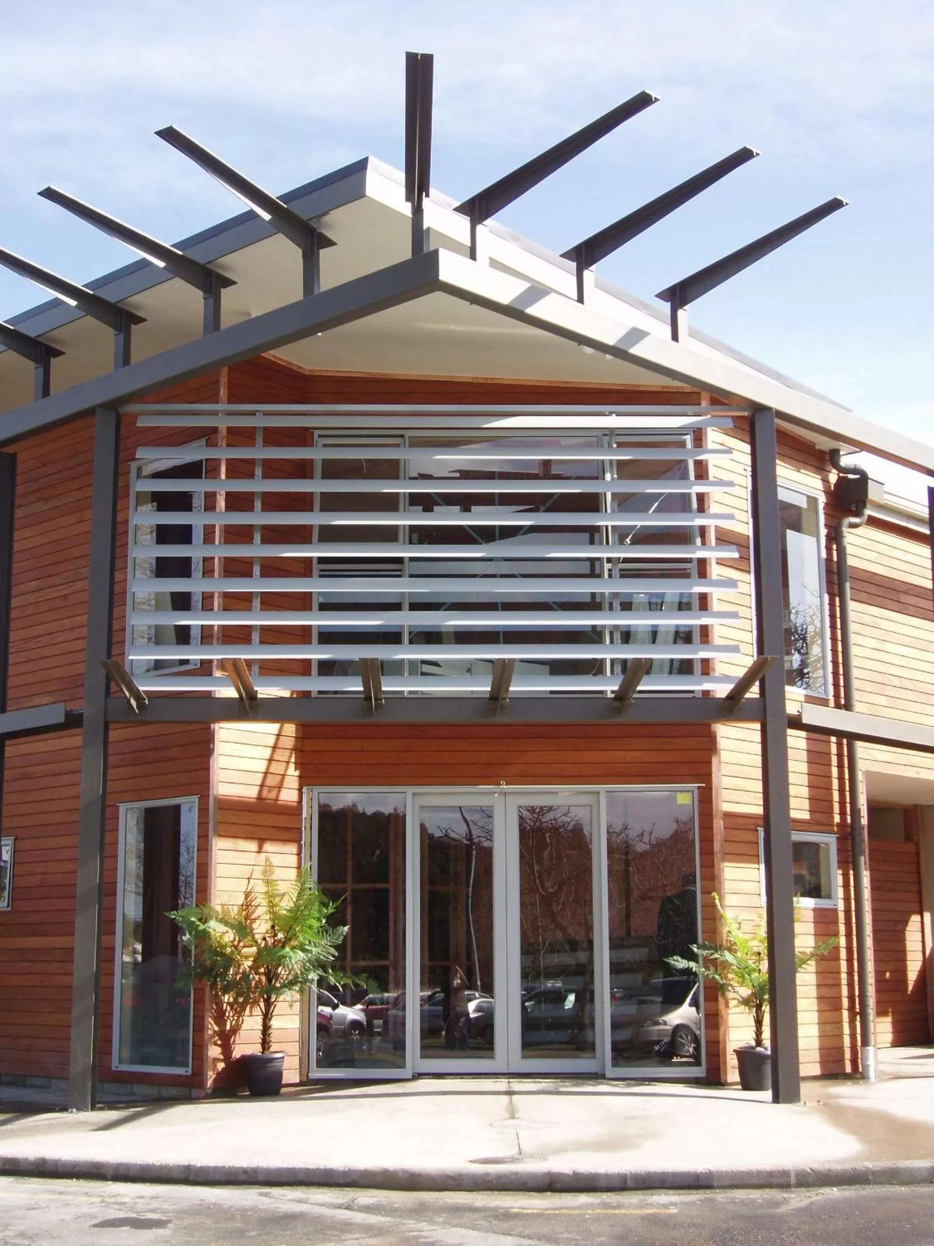 Facade/entrance in Poenamo Hotel