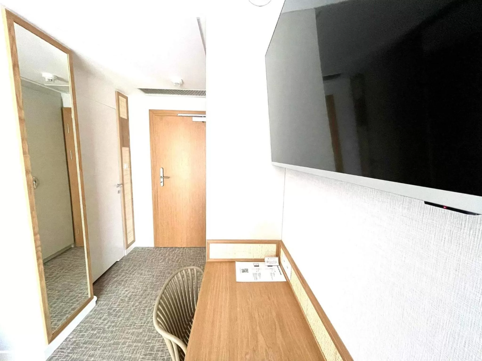 Photo of the whole room, Bed in Hotel Zhong Hua