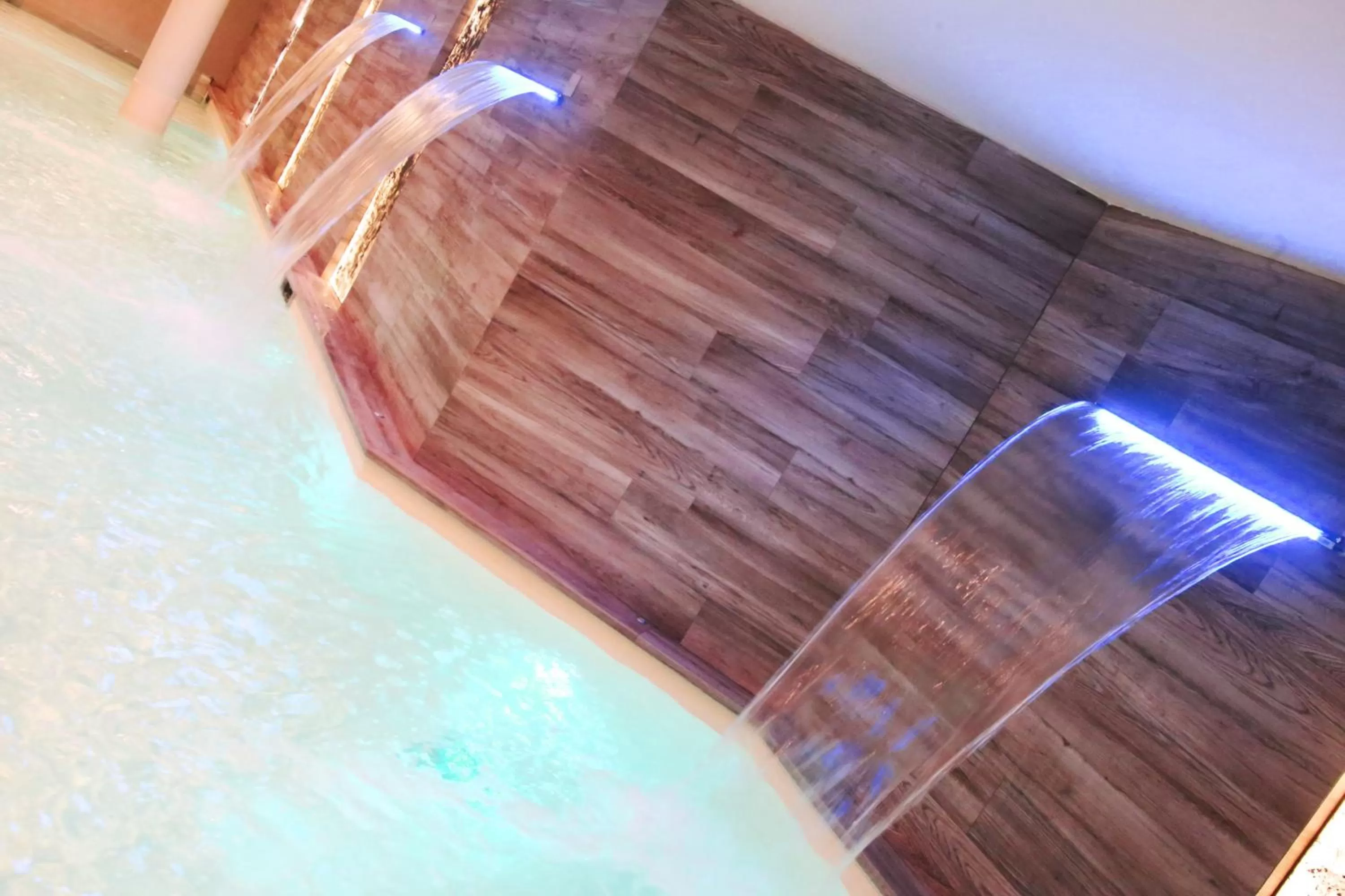 Hot Spring Bath in Hotel Columbia Wellness & Spa