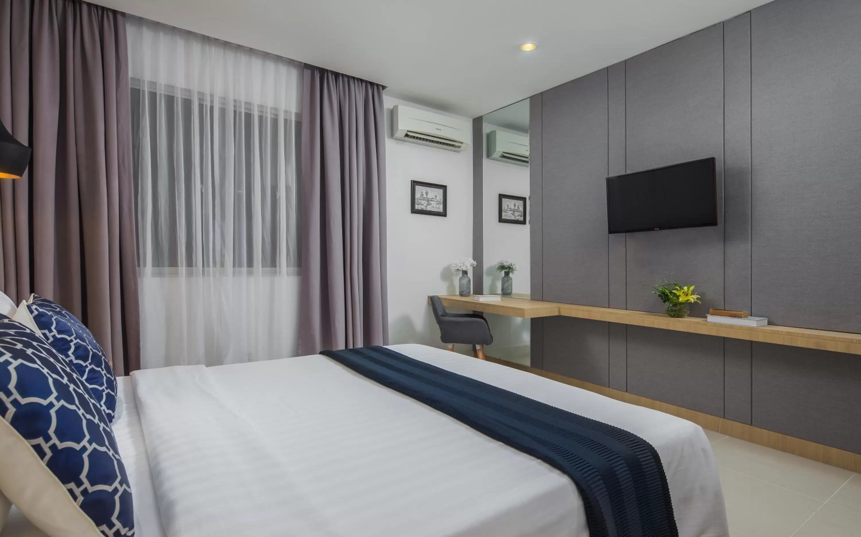 TV and multimedia, Bed in Altos Hotel