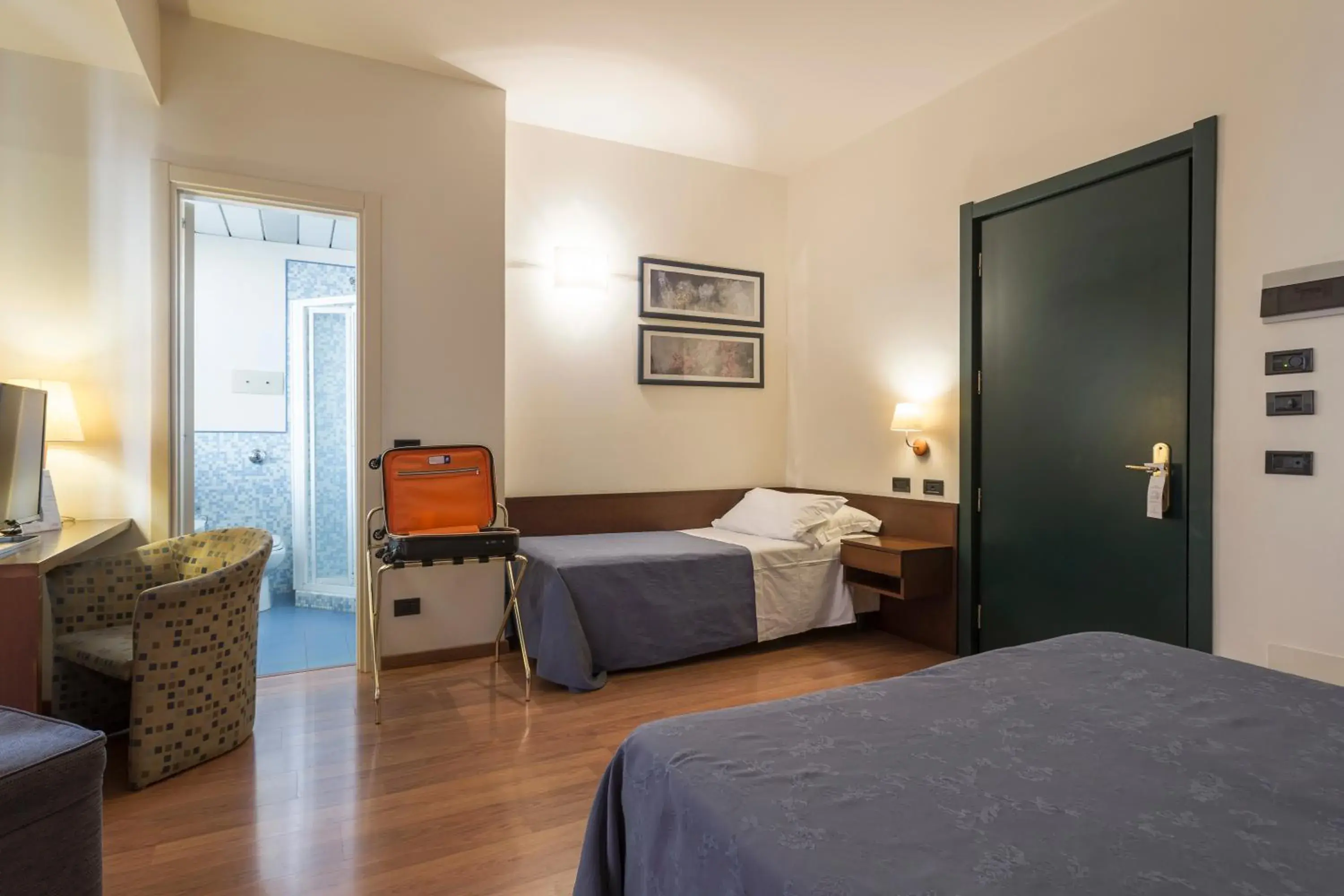 Triple Room in Hotel Montreal Triple Room in Hotel Montreal