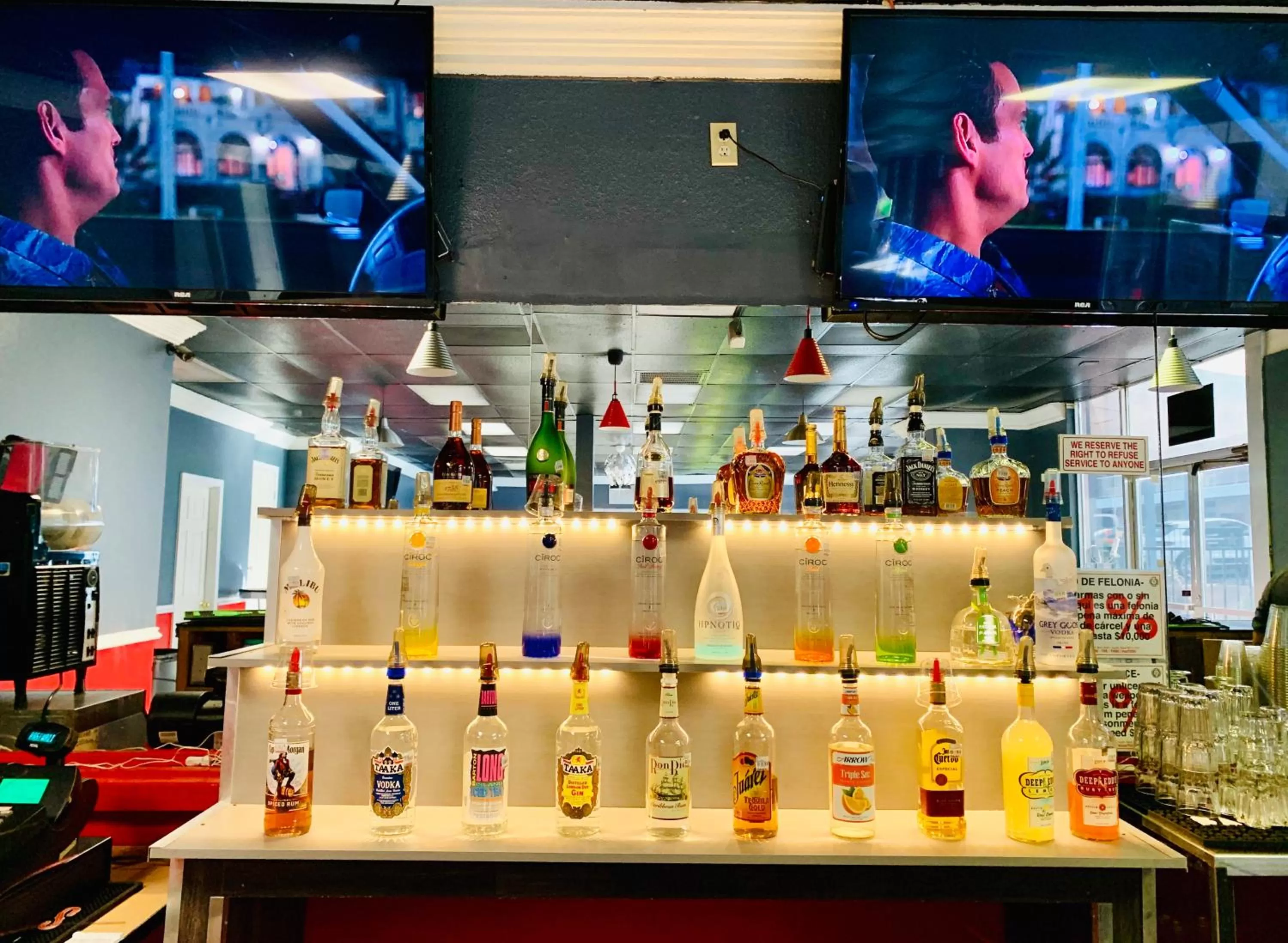 Nightclub / DJ in R Nite Star Inn and Suites -Home of the Cowboys & Rangers