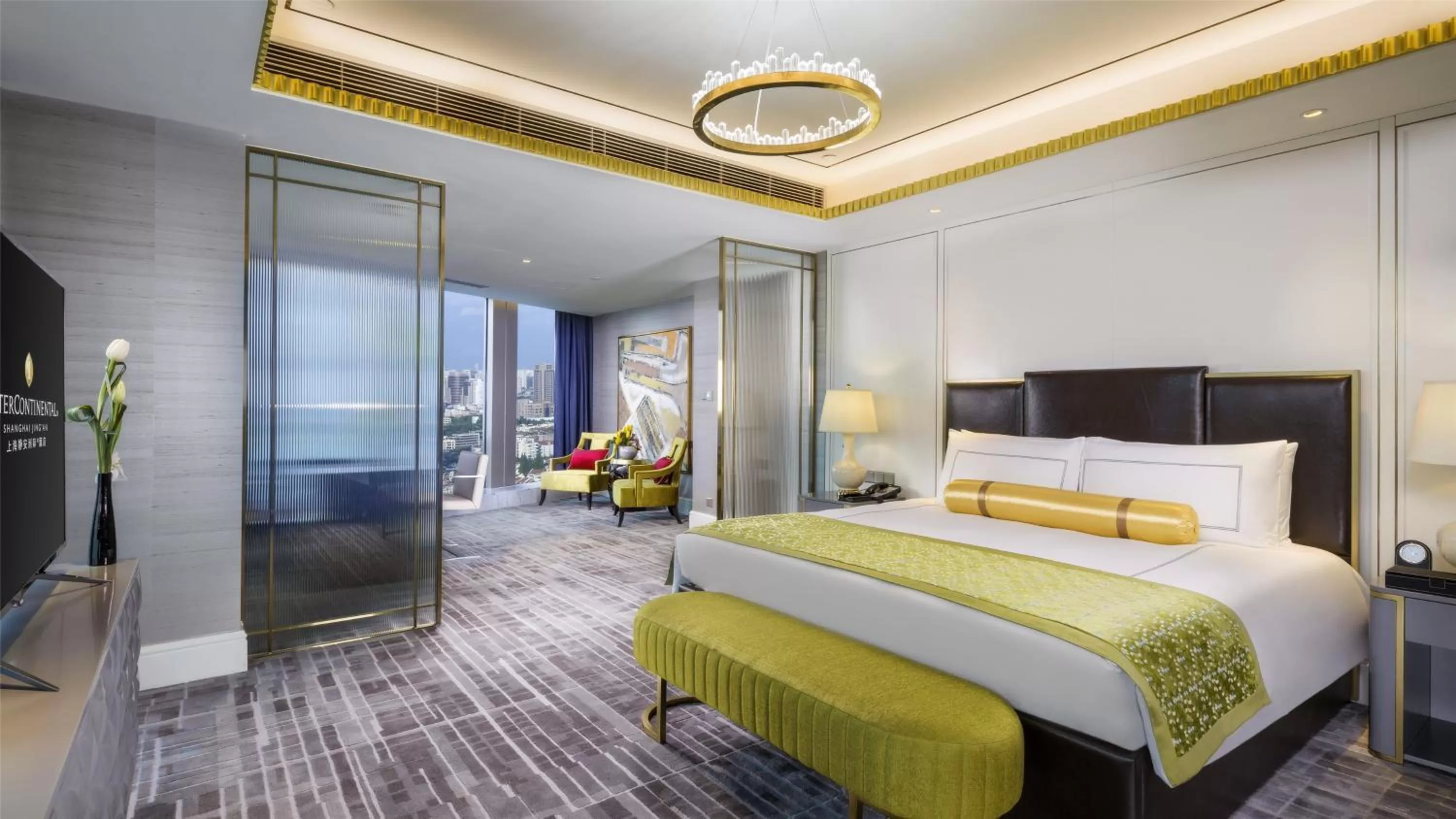 Photo of the whole room, Bed in InterContinental Shanghai Jing' An by IHG