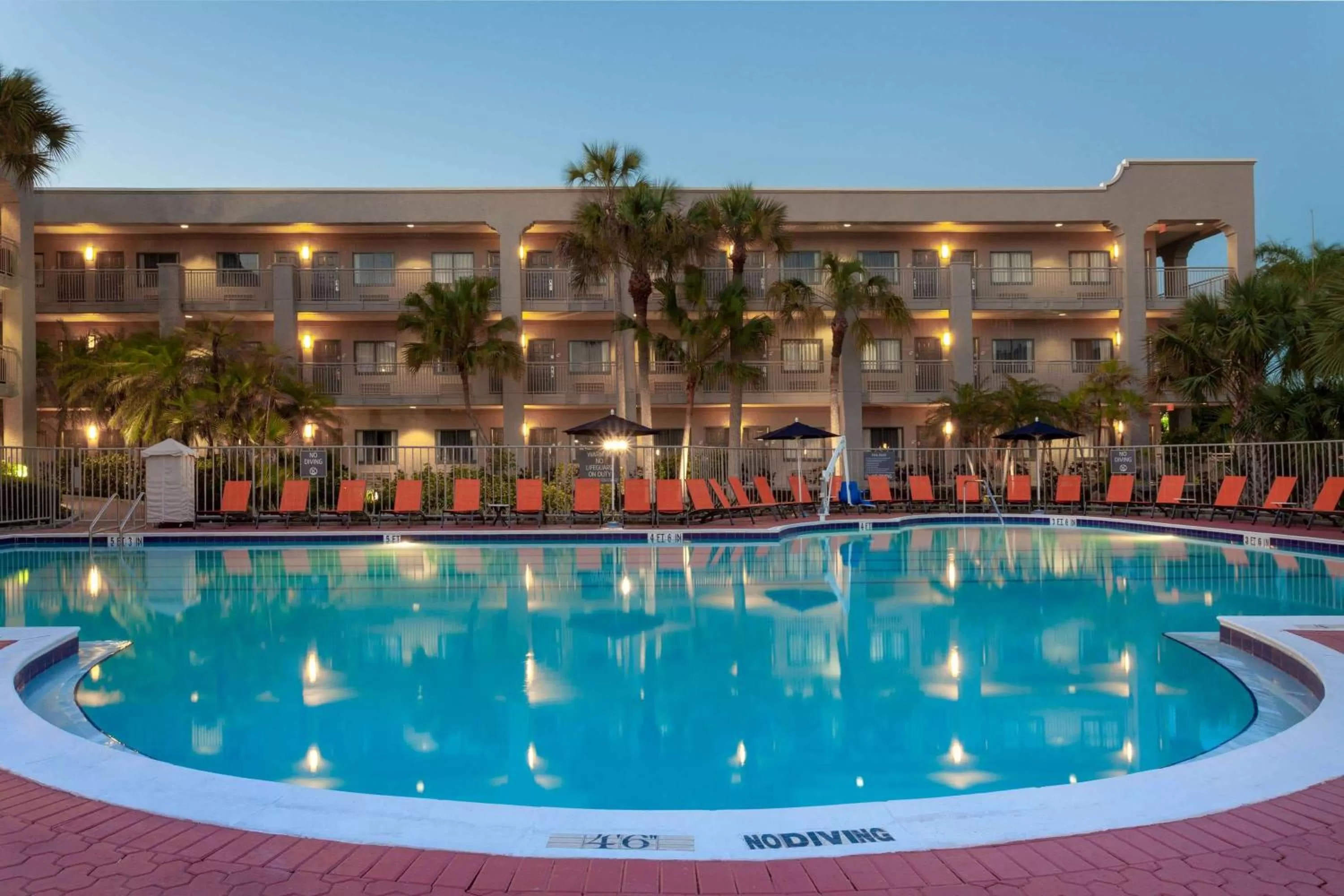 Night in La Quinta by Wyndham Ft. Myers - Sanibel Gateway