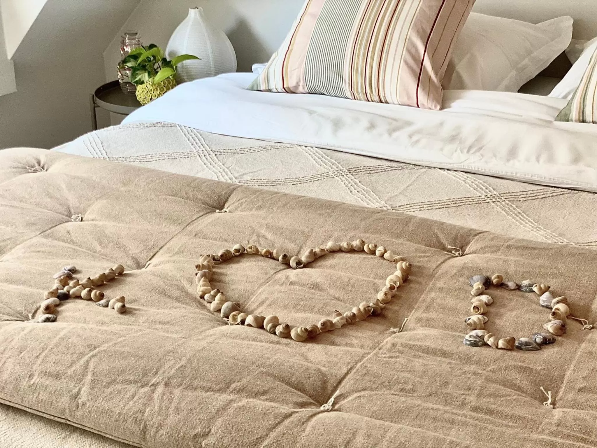 Bed in Romantic Wellness BnB Noordwijk