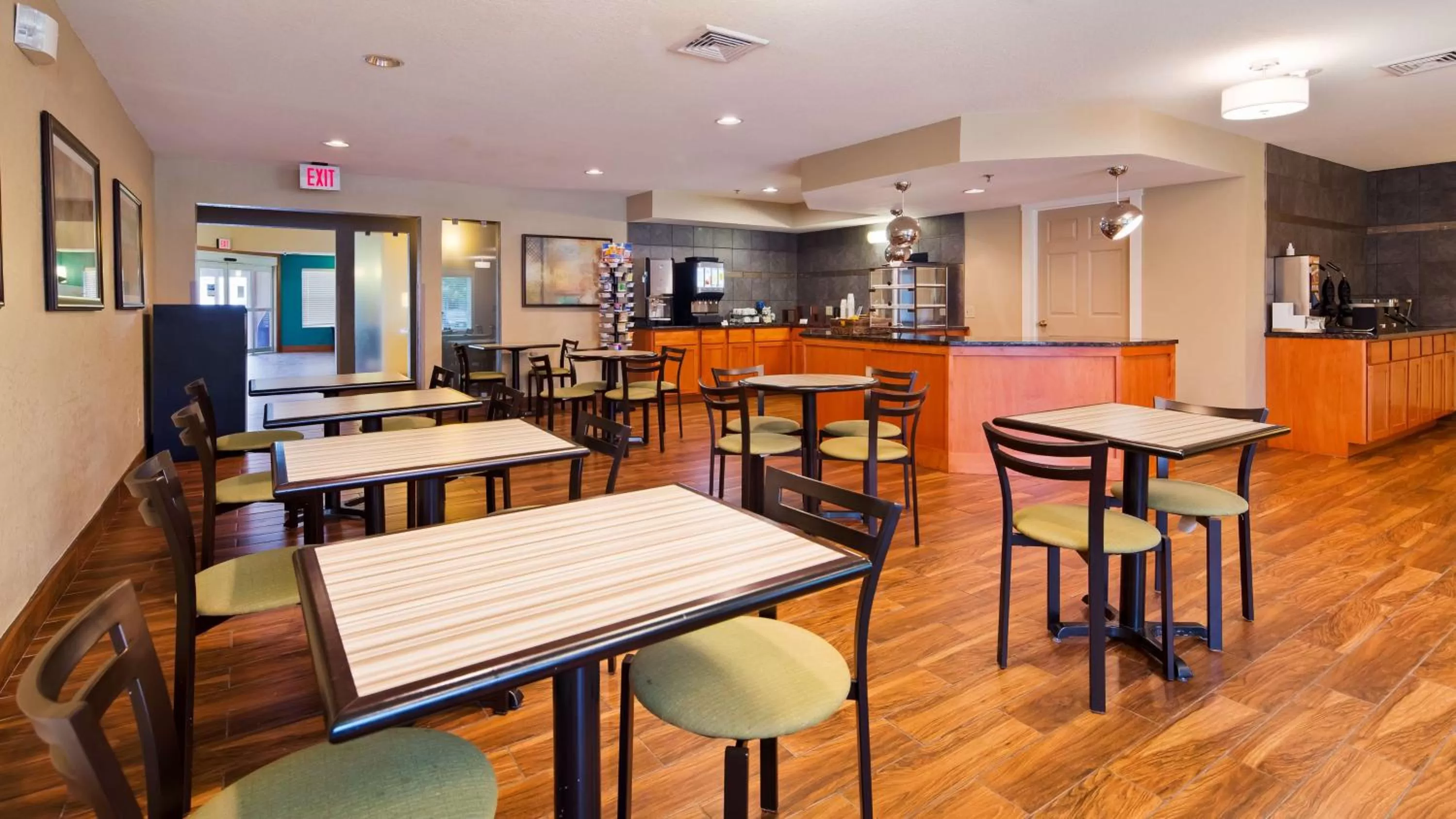 Restaurant/places to eat in BEST WESTERN Plus Menomonie Inn & Suites
