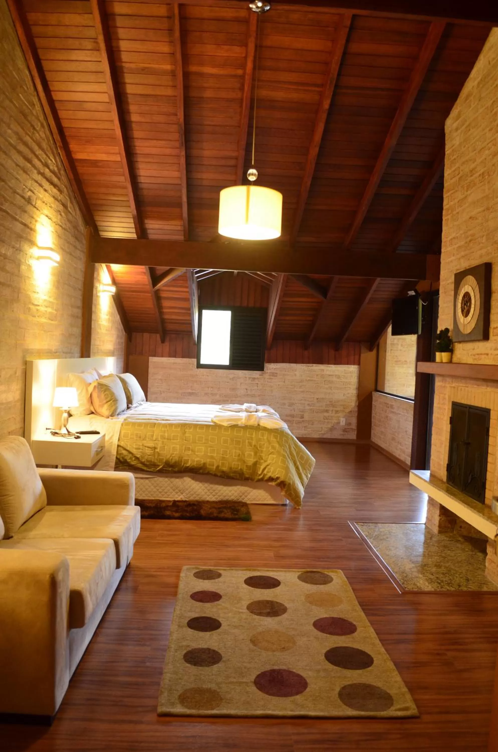 Photo of the whole room, Bed in Pousada Toca Da Coruja