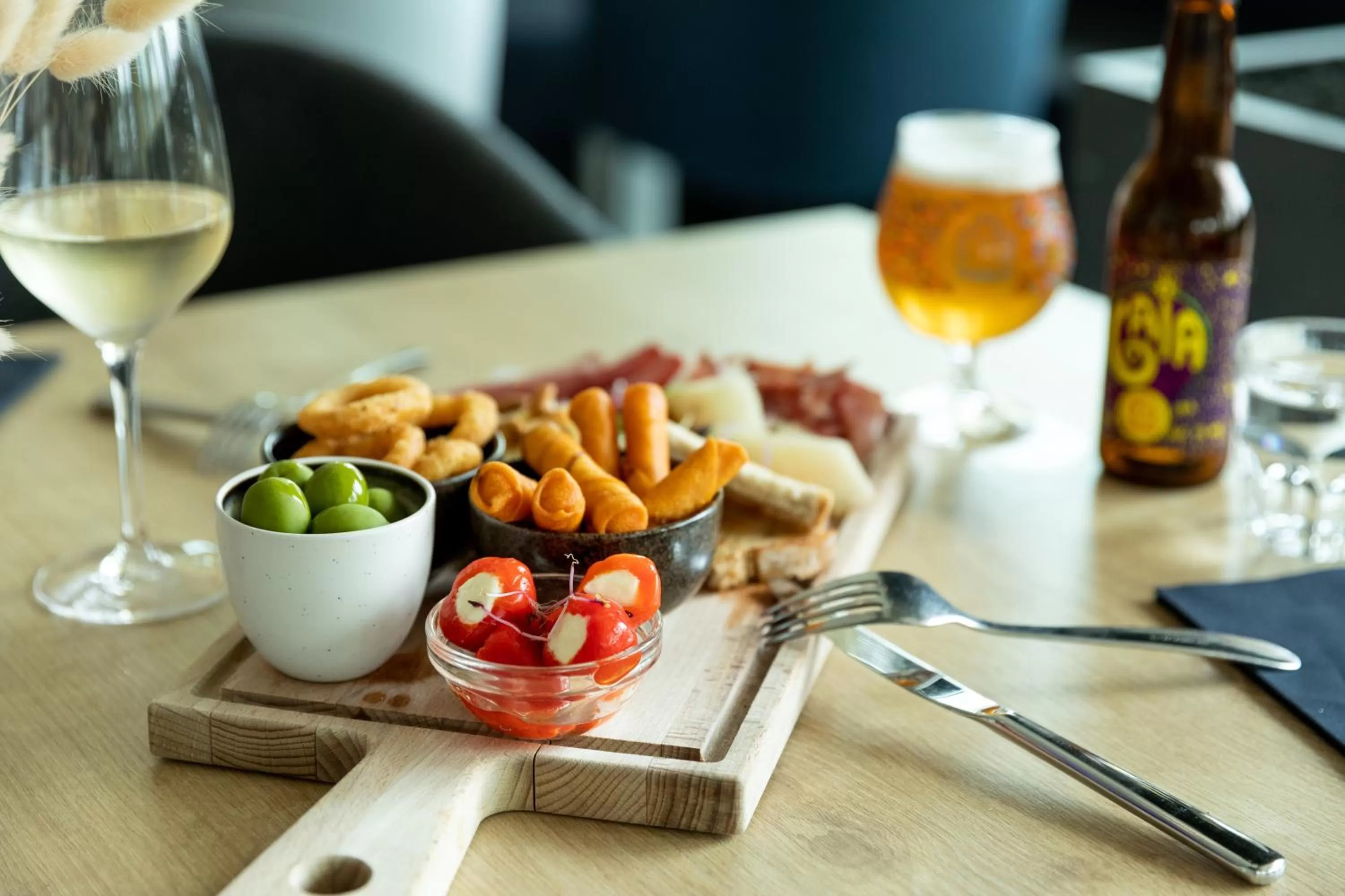 Food and drinks in Holiday Inn Express Amsterdam - North Riverside by IHG
