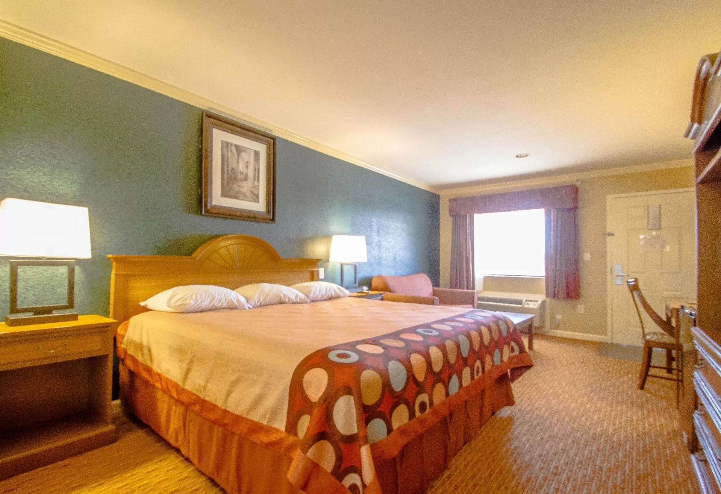 Bedroom, Bed in Super 8 by Wyndham Covington