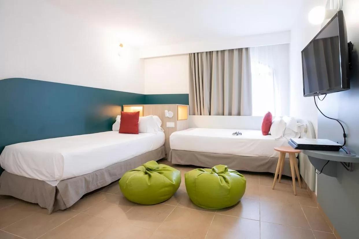 Deluxe Family Room in HD Parque Cristobal Gran Canaria