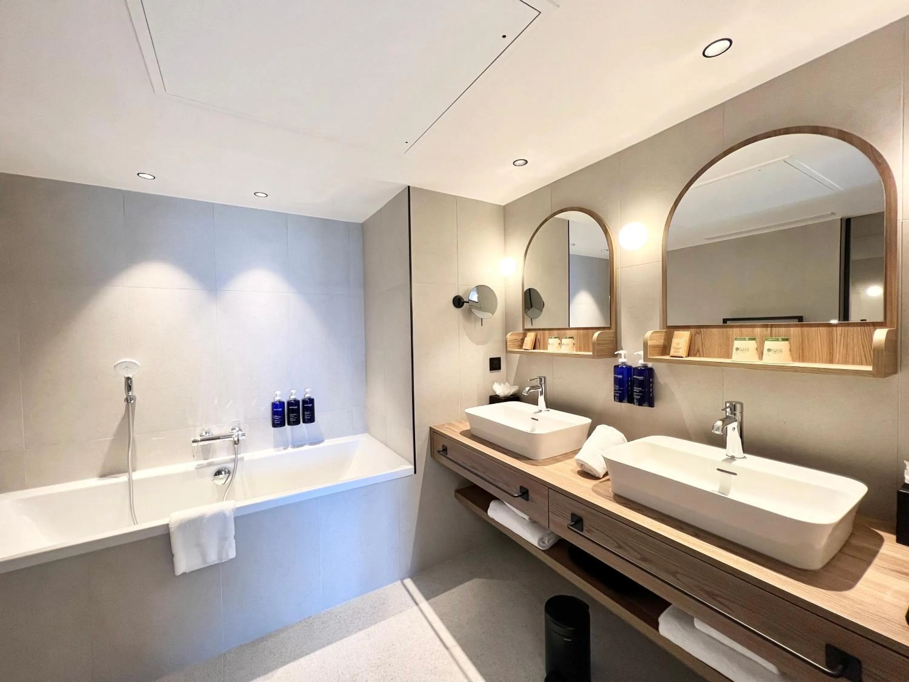 Bathroom in Emeria Dinard Thalasso Spa