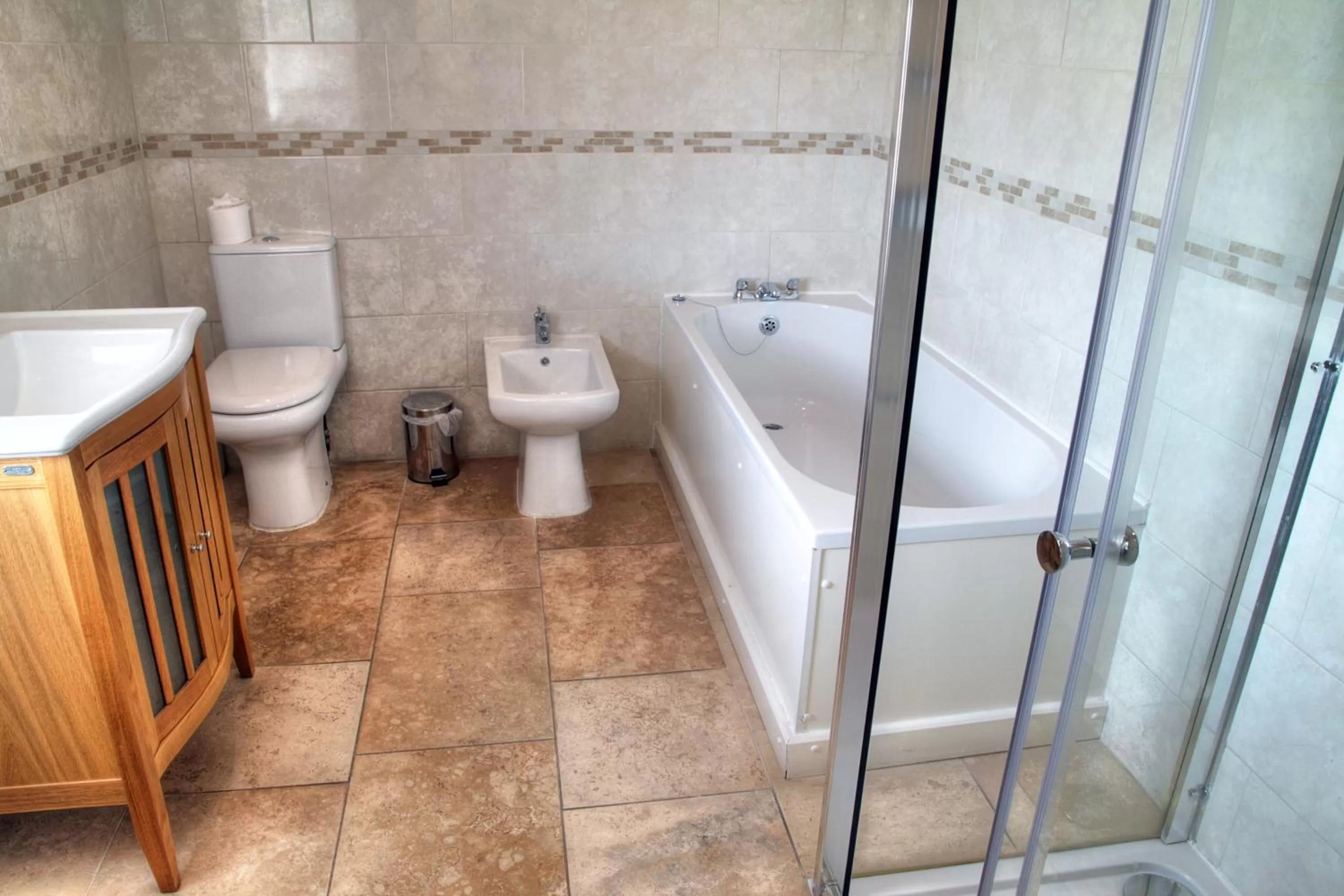 Bathroom in The Kilcot Inn