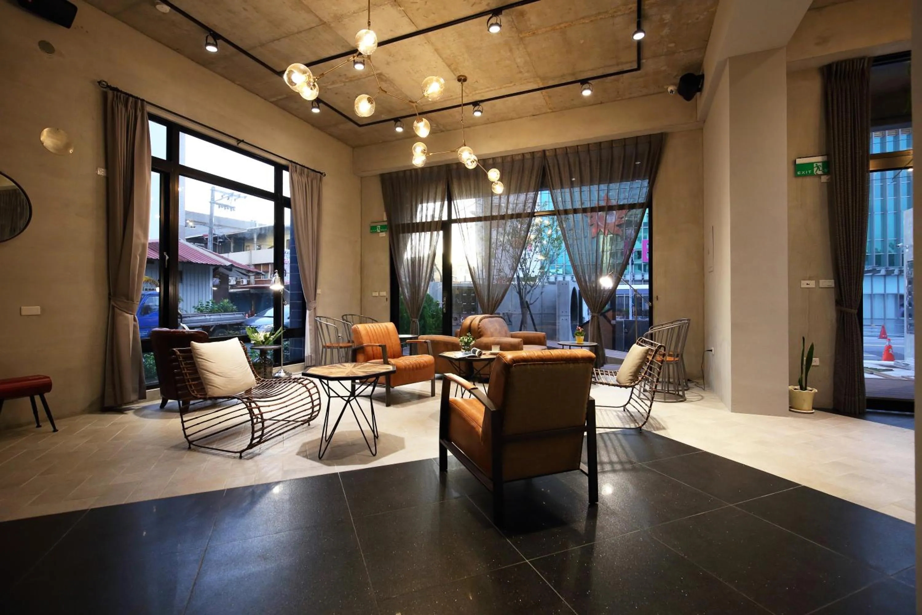 指南針民宿2178 & 工殿民宿2182