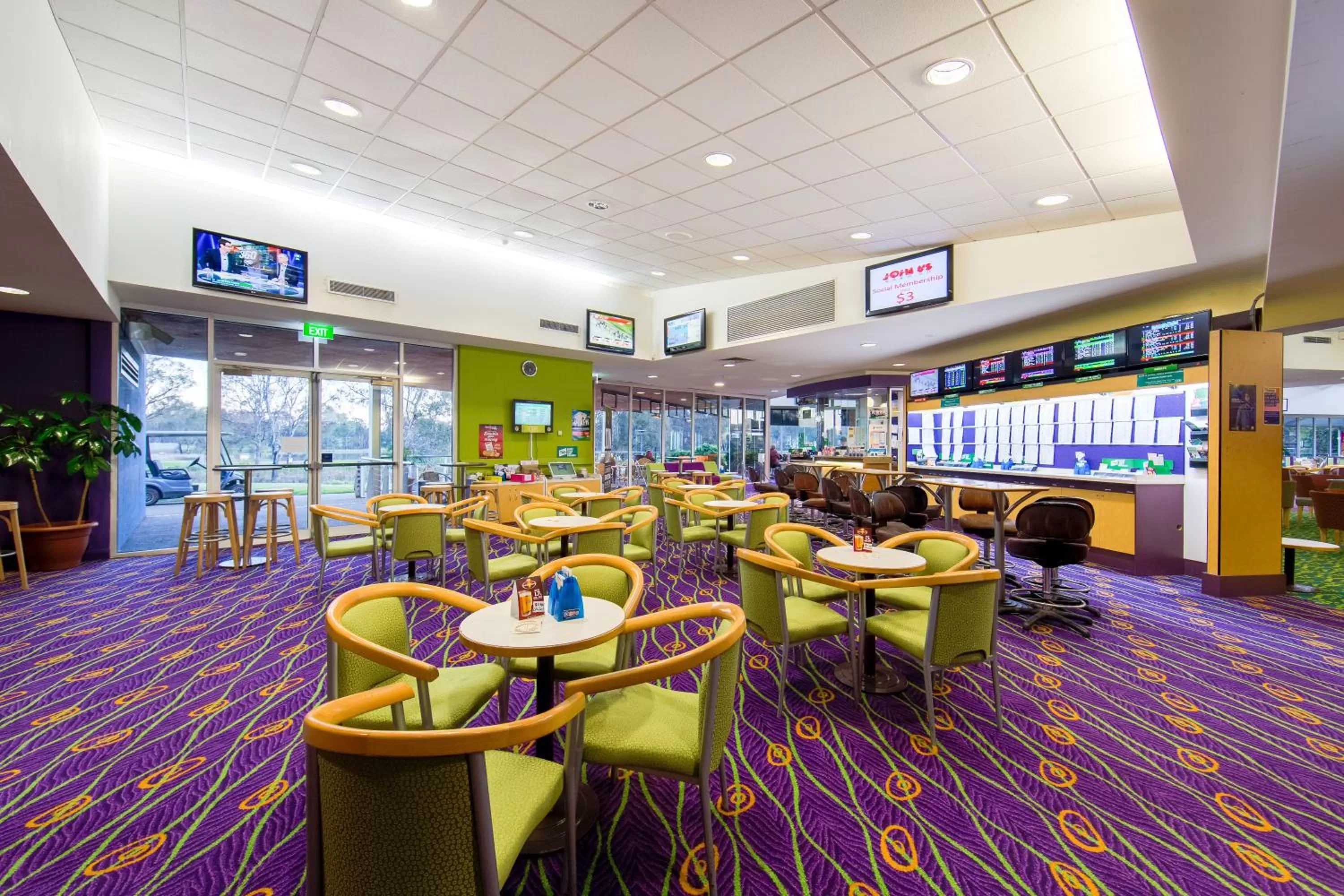 Lounge or bar in Thurgoona Country Club Resort