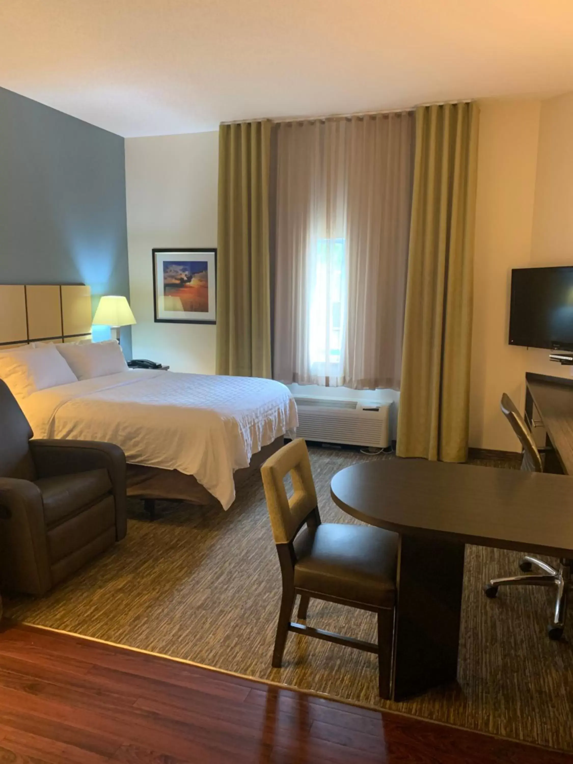 Standard Room in Candlewood Suites Fargo-North Dakota State University by IHG Standard Room in Candlewood Suites Fargo-North Dakota State University by IHG