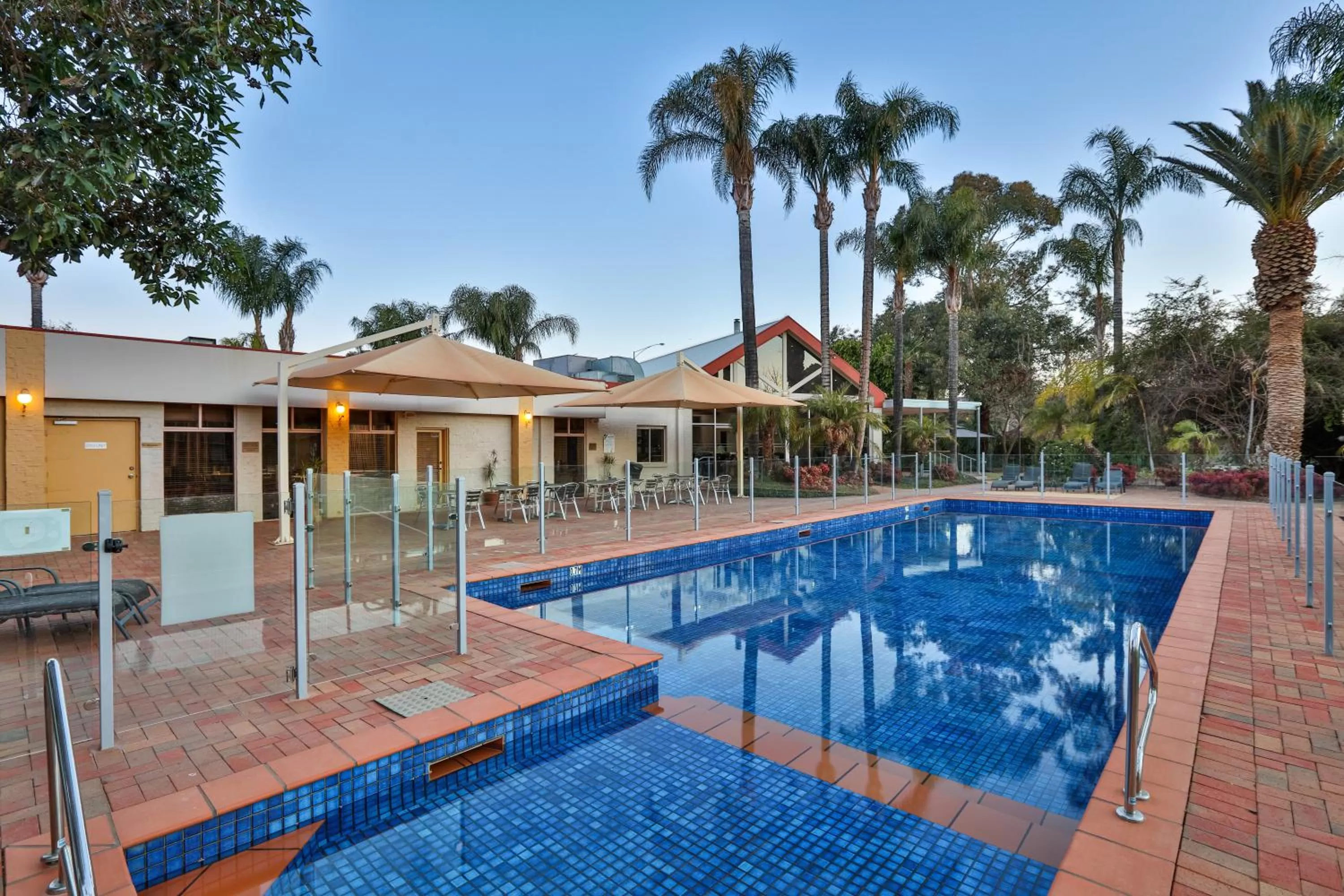Swimming pool in Mildura Inlander Resort
