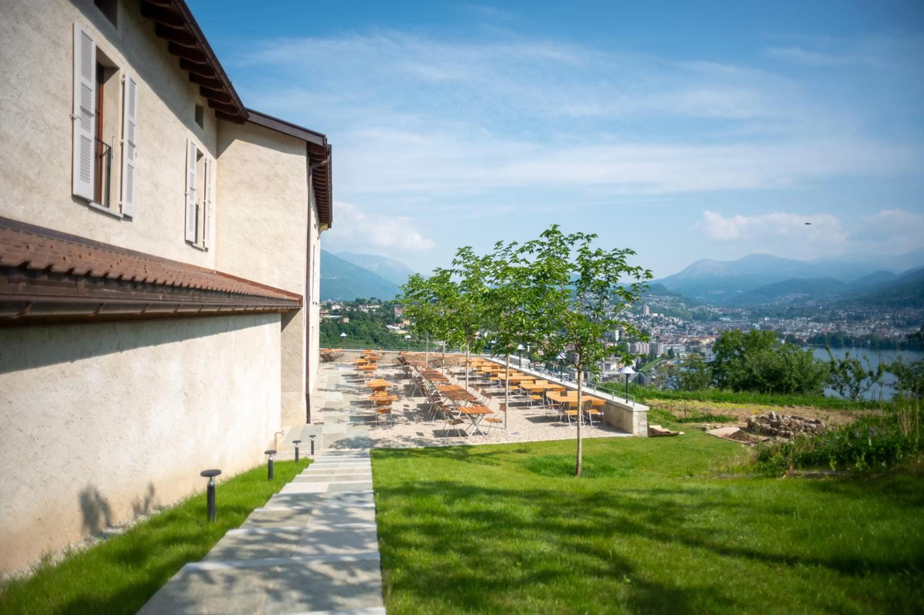 Property building in Bigatt Hotel & Restaurant