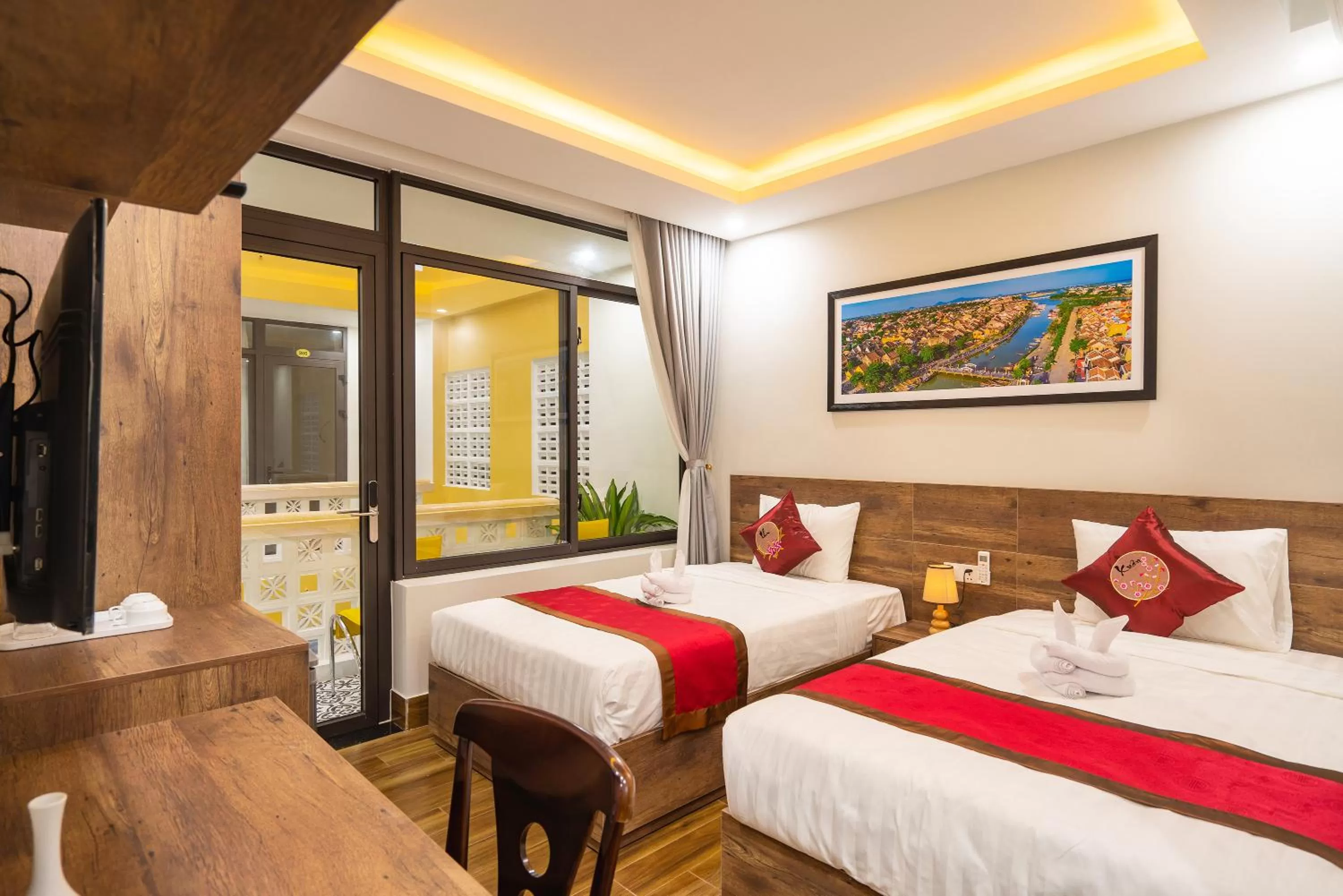 Family, Bed in The Lit Villa Hoi An