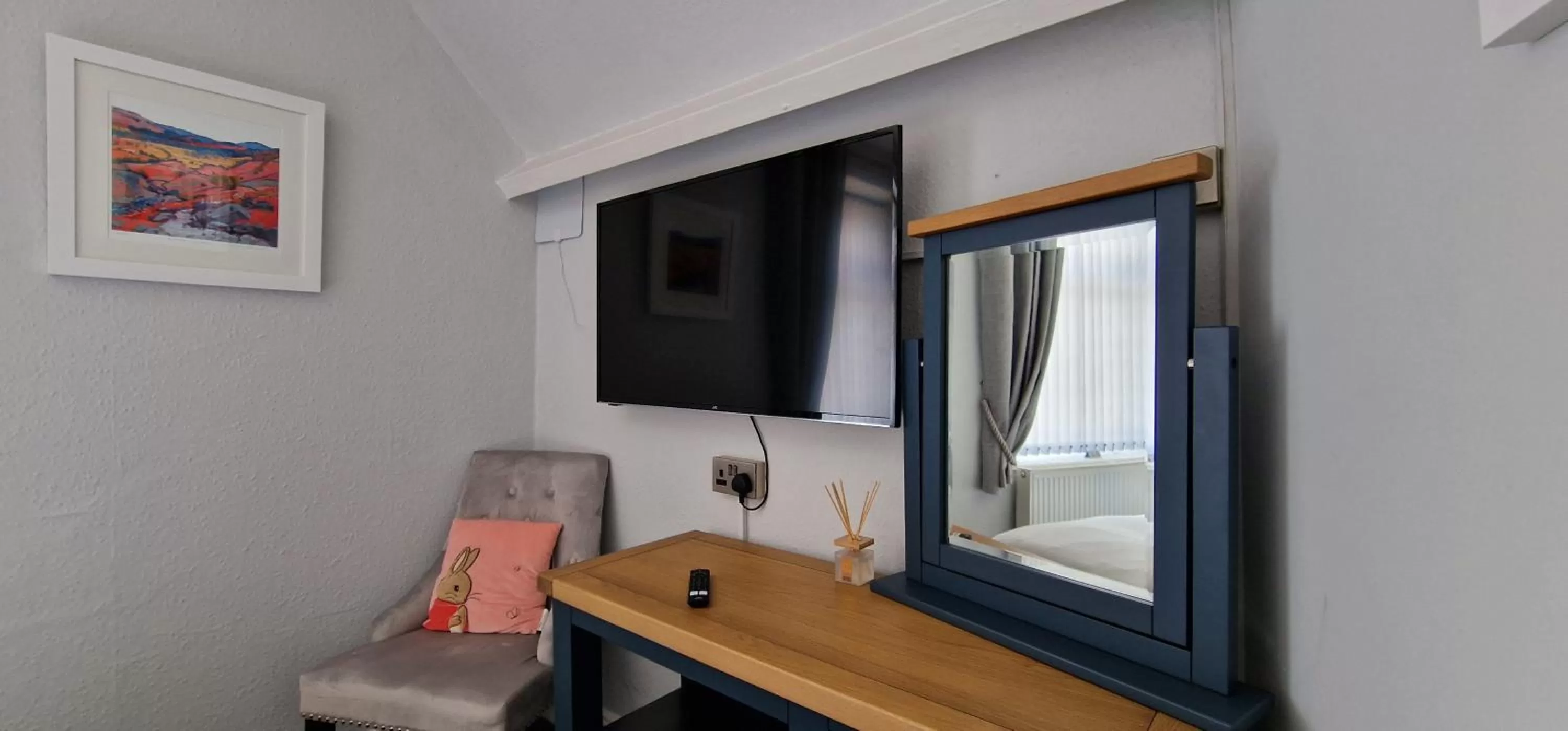 hair dresser in Bonny Brae House by Woodland Park