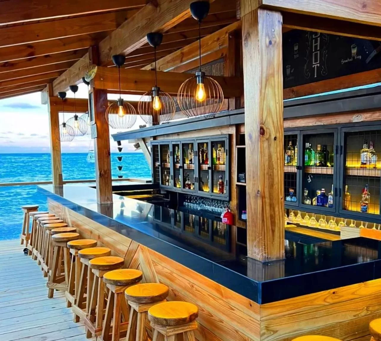 Restaurant/places to eat, Lounge/Bar in LOS CORALES VILLAS and SUITES - BEACH CLUB, SPA, RESTAURANTS