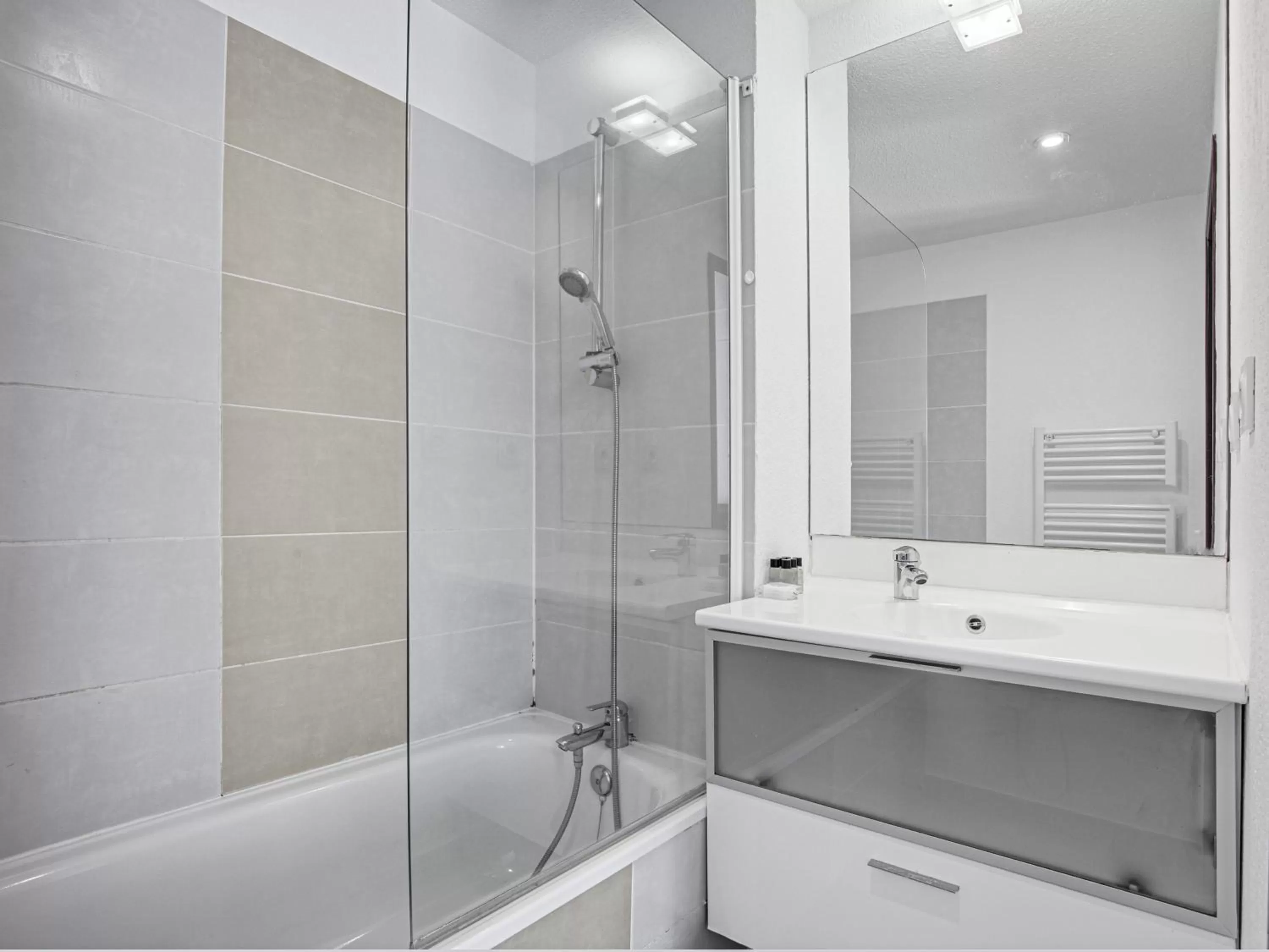 Bath in Vacancéole - Les demeures de la Massane - Argelès-sur-Mer