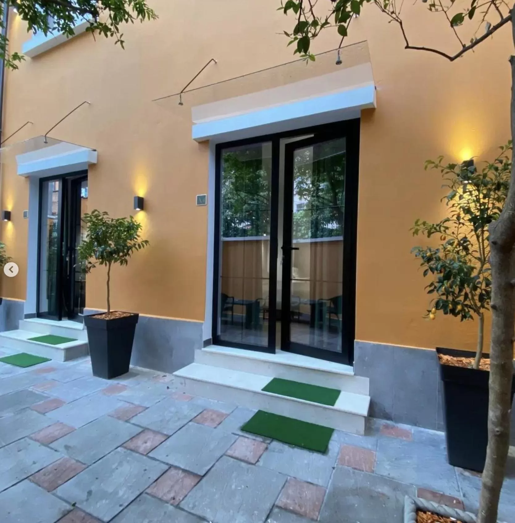 Facade/entrance in Vila Jasmine