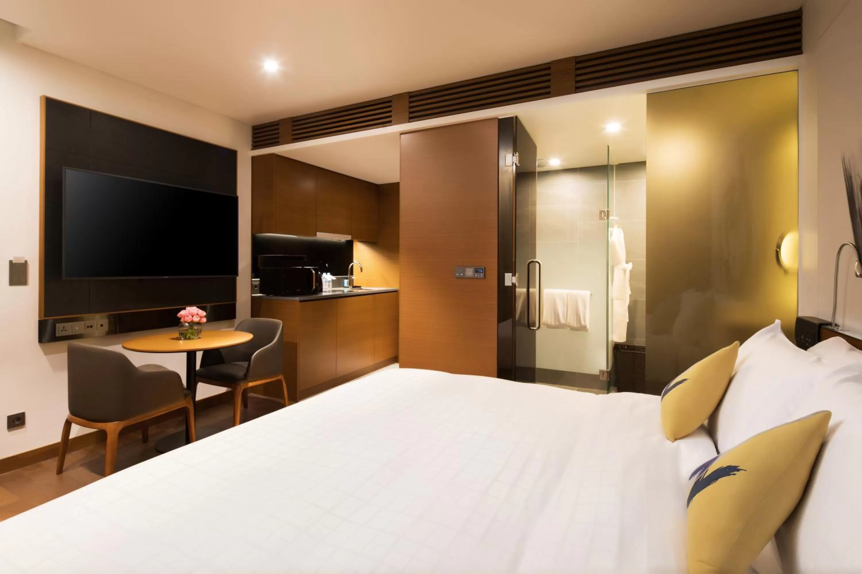 Bed in Novotel Ambassador Seoul Dongdaemun Hotels & Residences