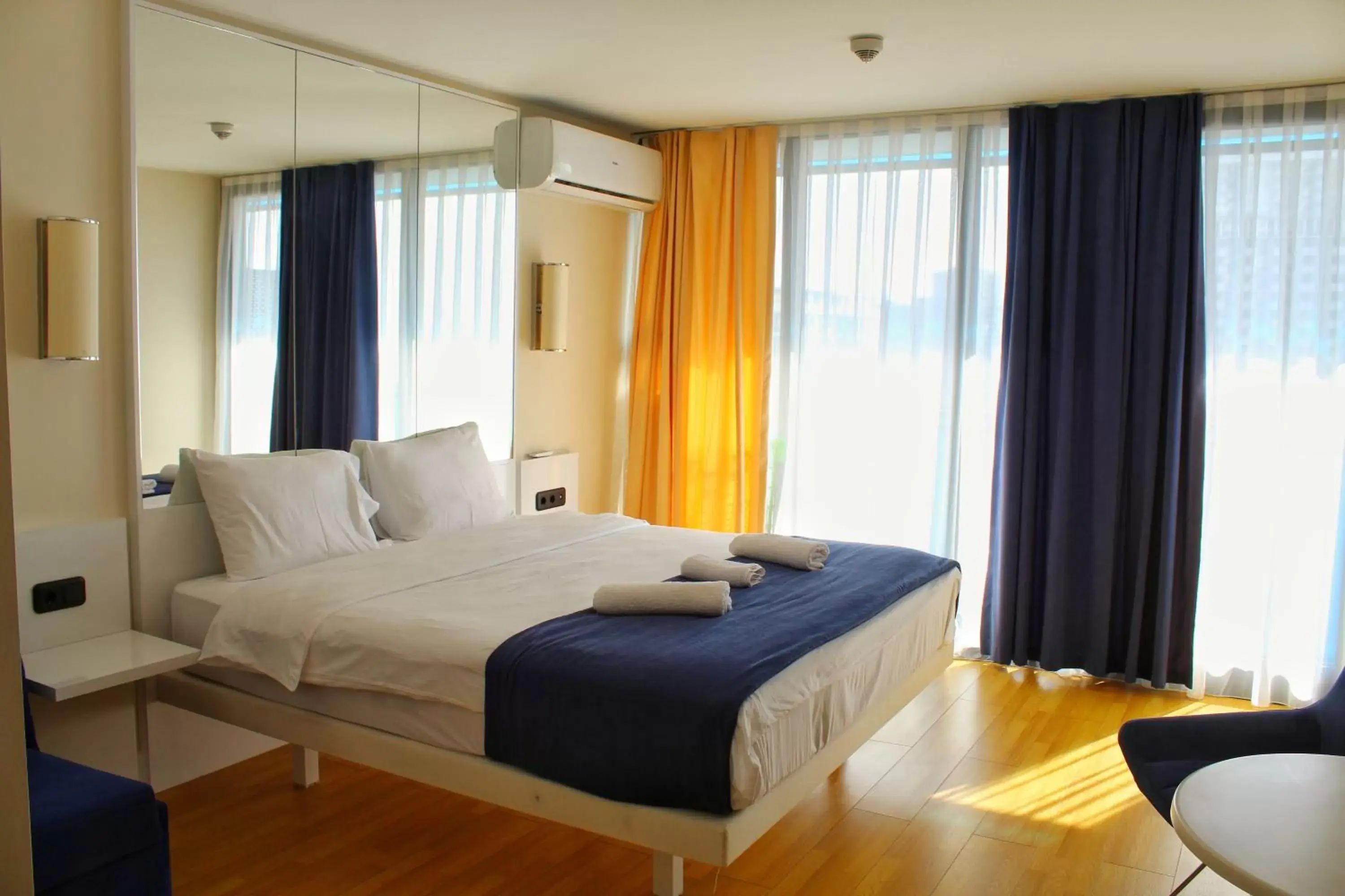 Aparthotel in Orbi city Aparthotel in Orbi city