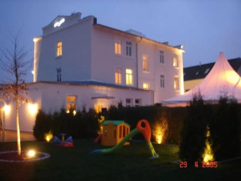 Facade/entrance, Property Building in Hotel Seemöwe