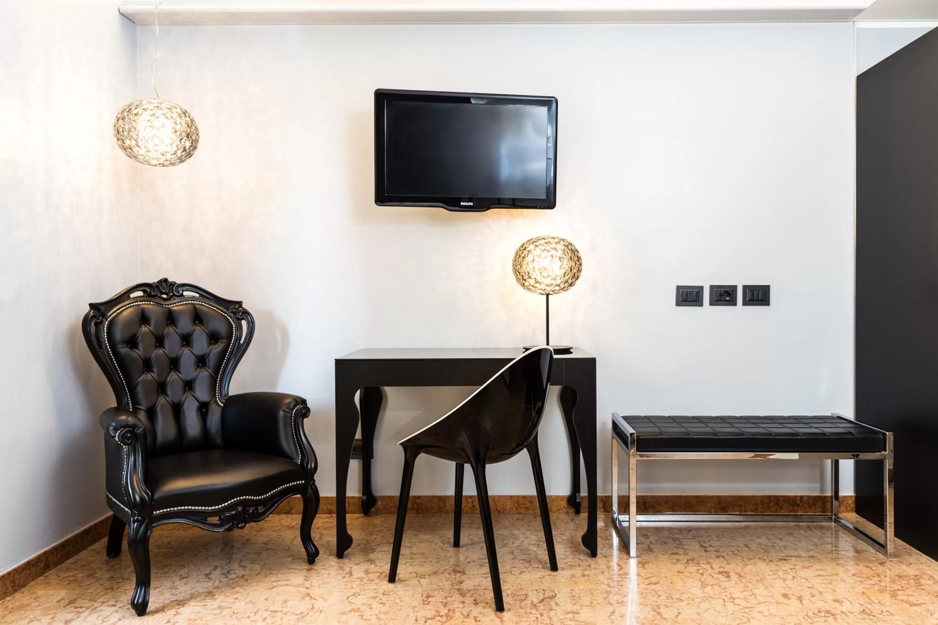 TV and multimedia in Corte Ongaro Hotel