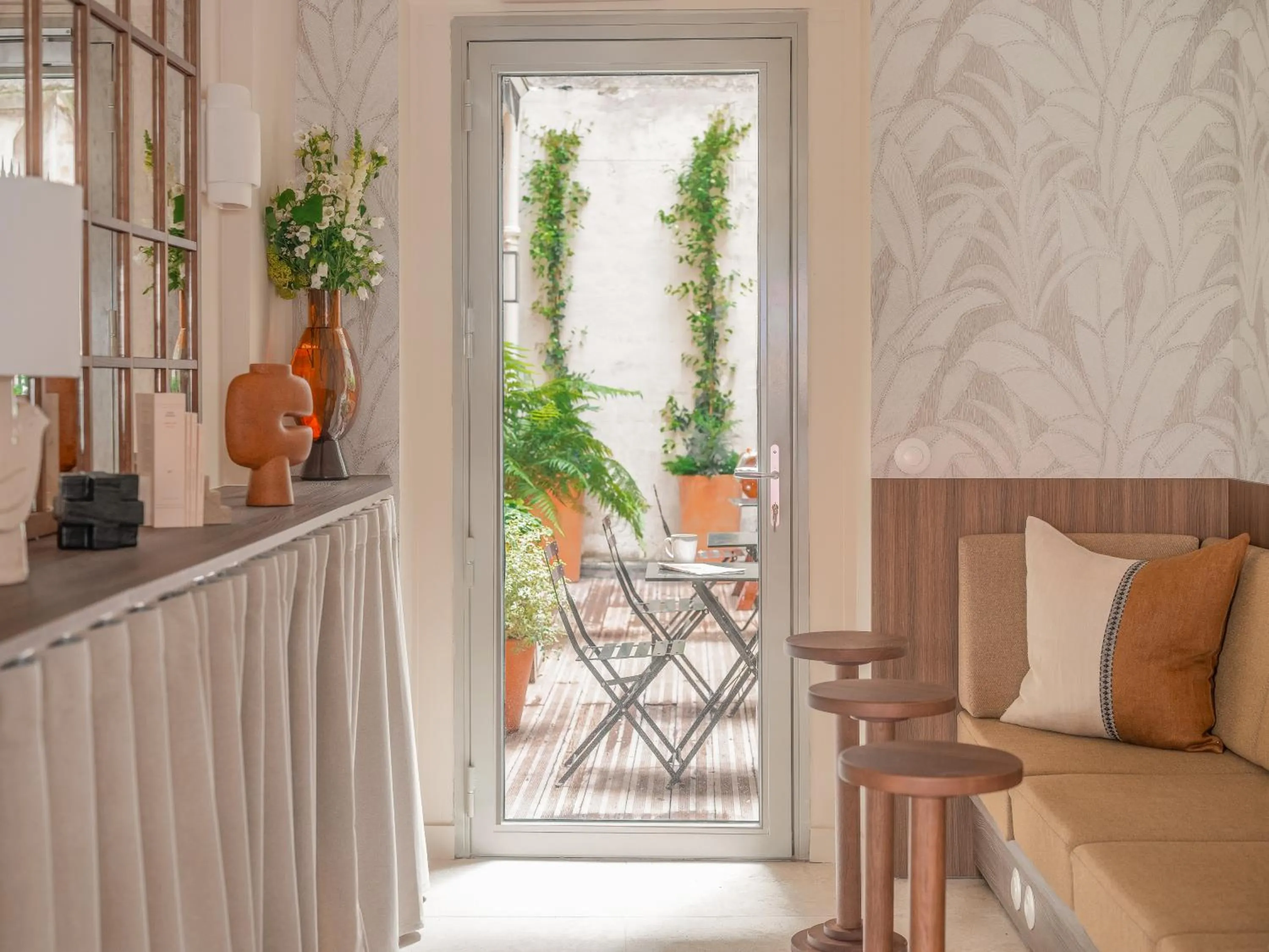 Lobby or reception in Hôtel BASSS