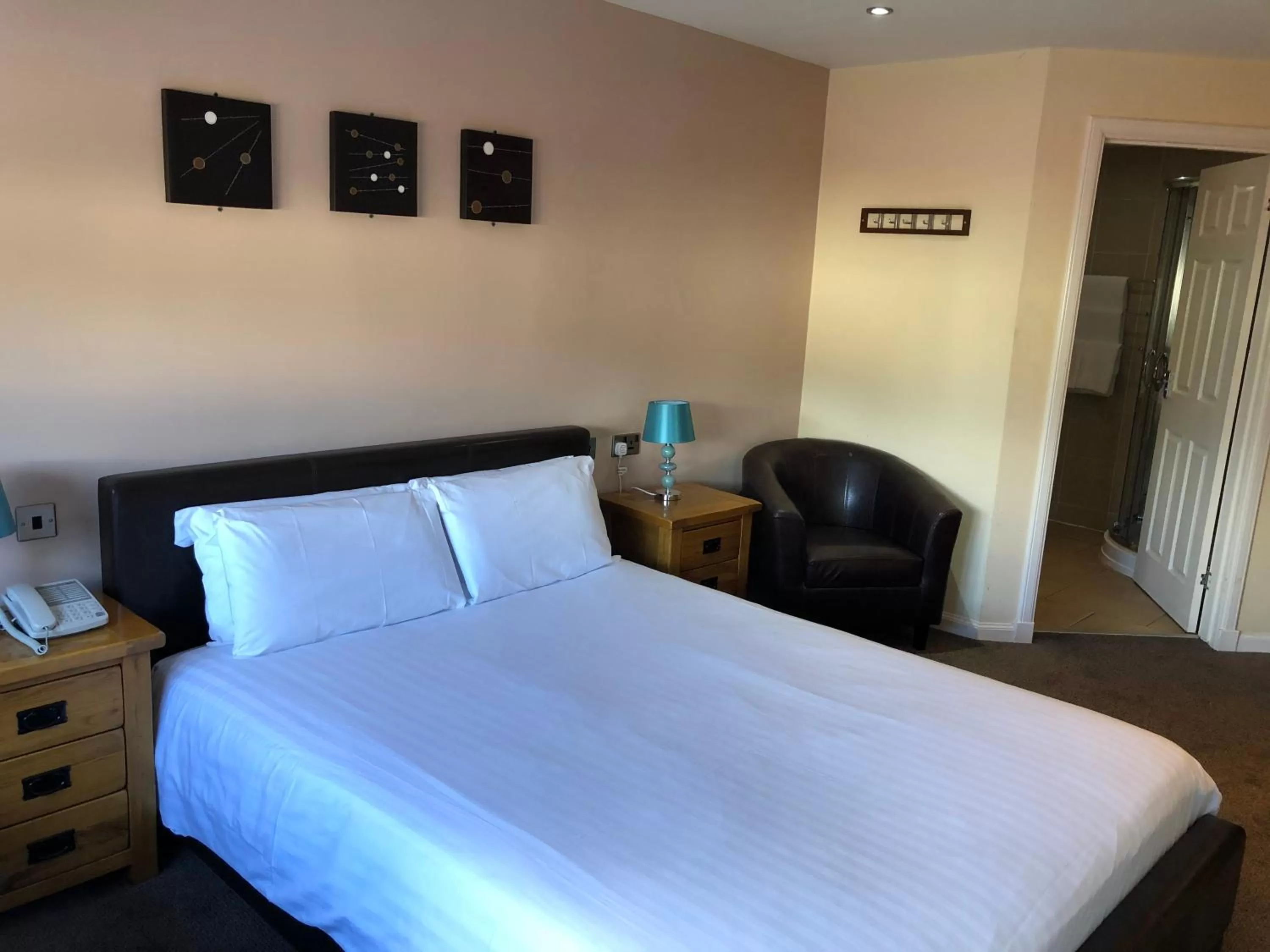 Bed in The Douglas Hotel