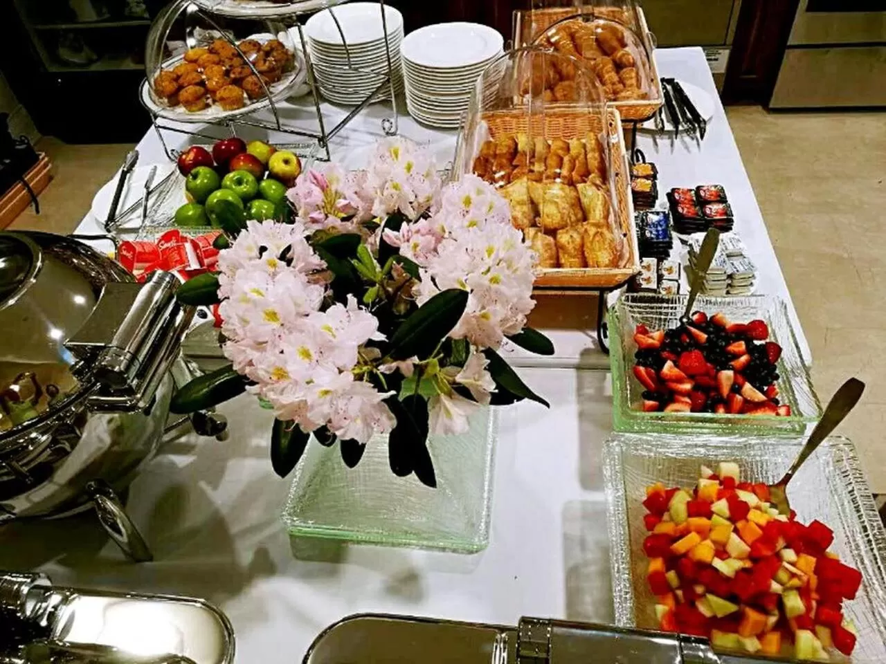 Food and drinks in Sydney Boutique Inn & Suites